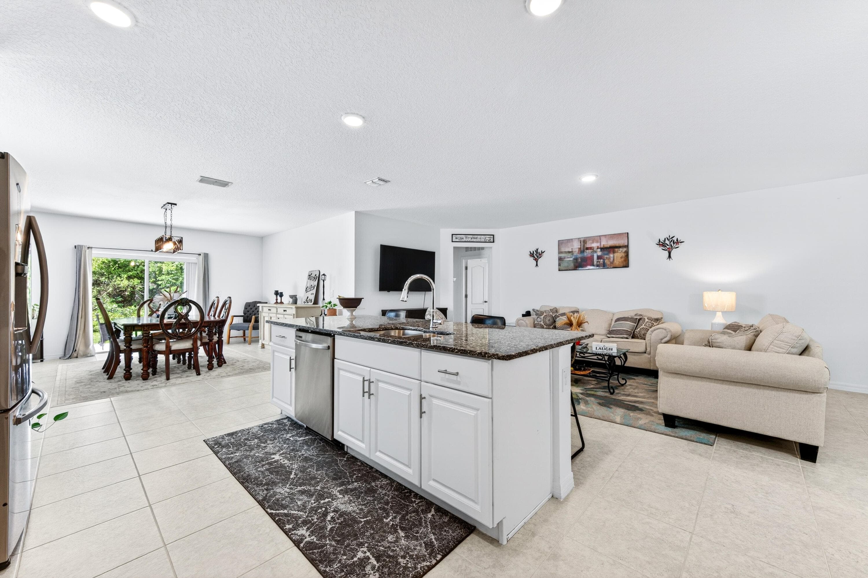 180 SE Dolphin St Street SE, Palm Bay, FL 32909 — photo 11 of 42