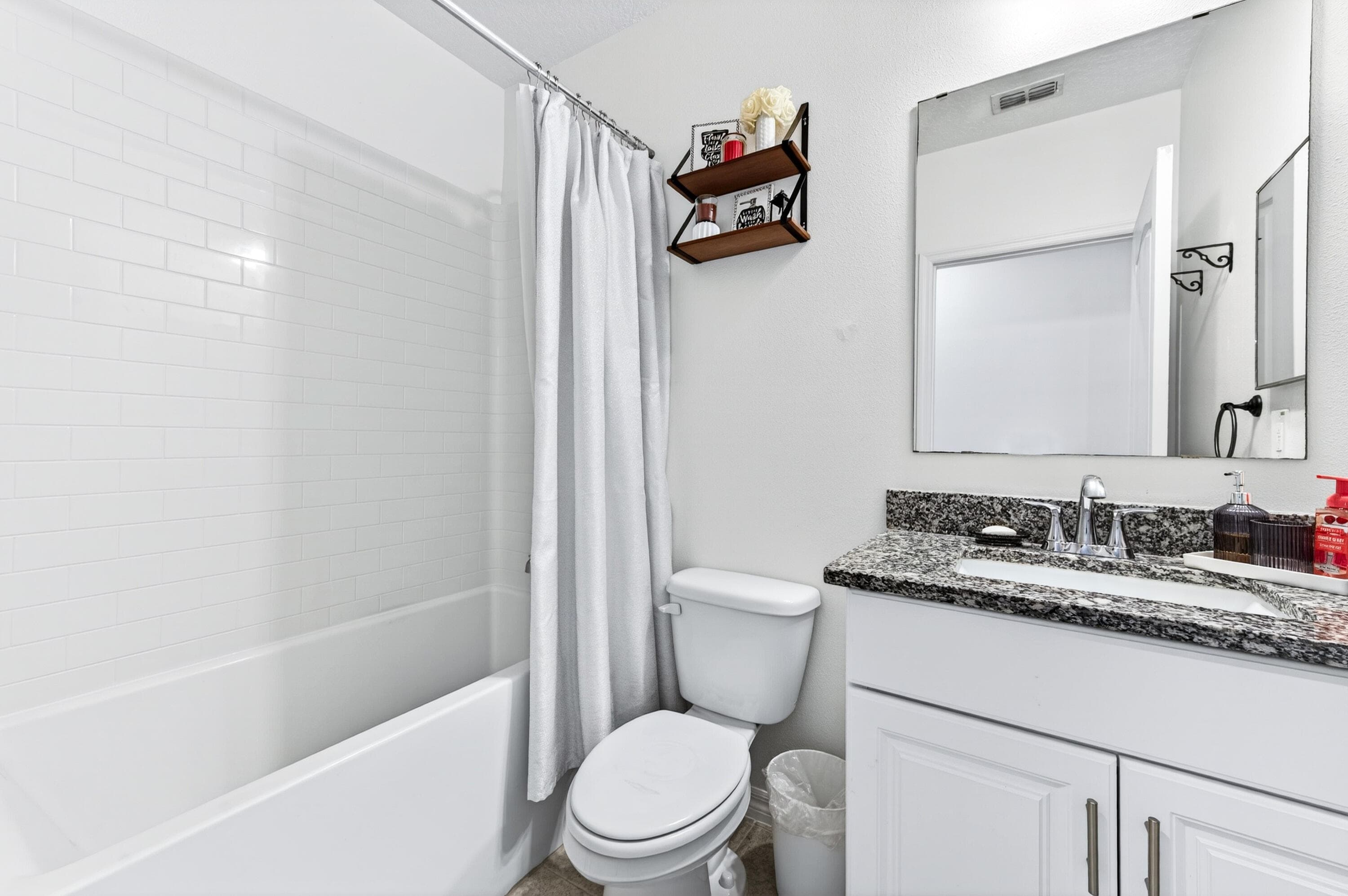 180 SE Dolphin St Street SE, Palm Bay, FL 32909 — photo 25 of 42