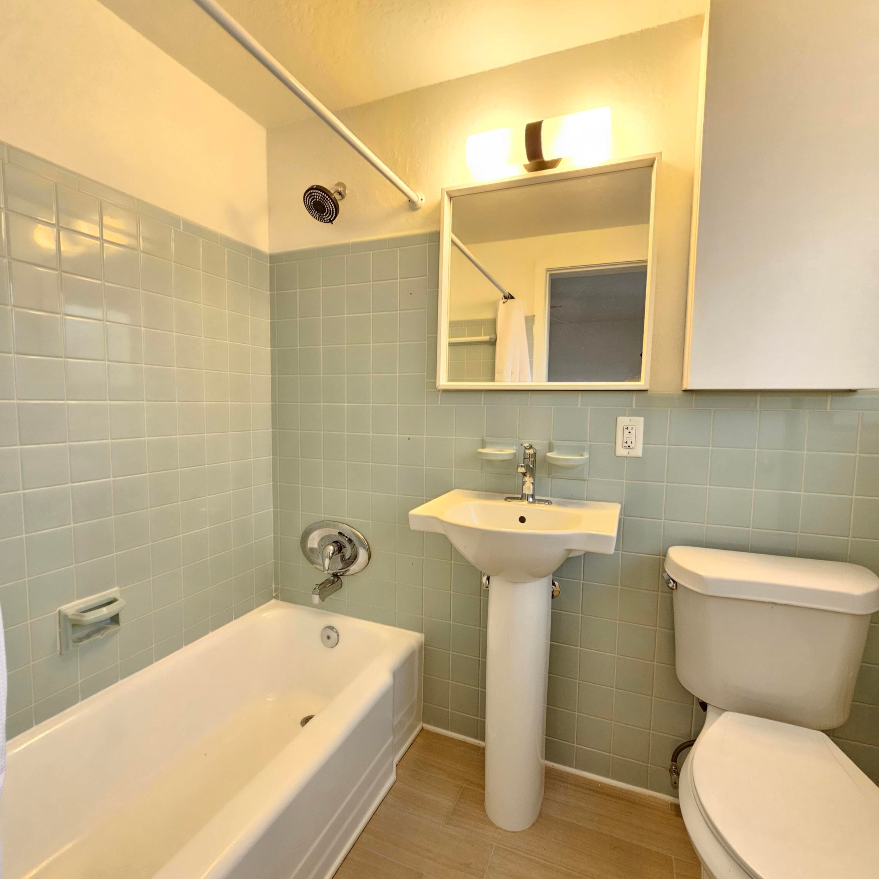 1354 Bayview Drive E, Fort Lauderdale, FL 33304 — photo 12 of 20