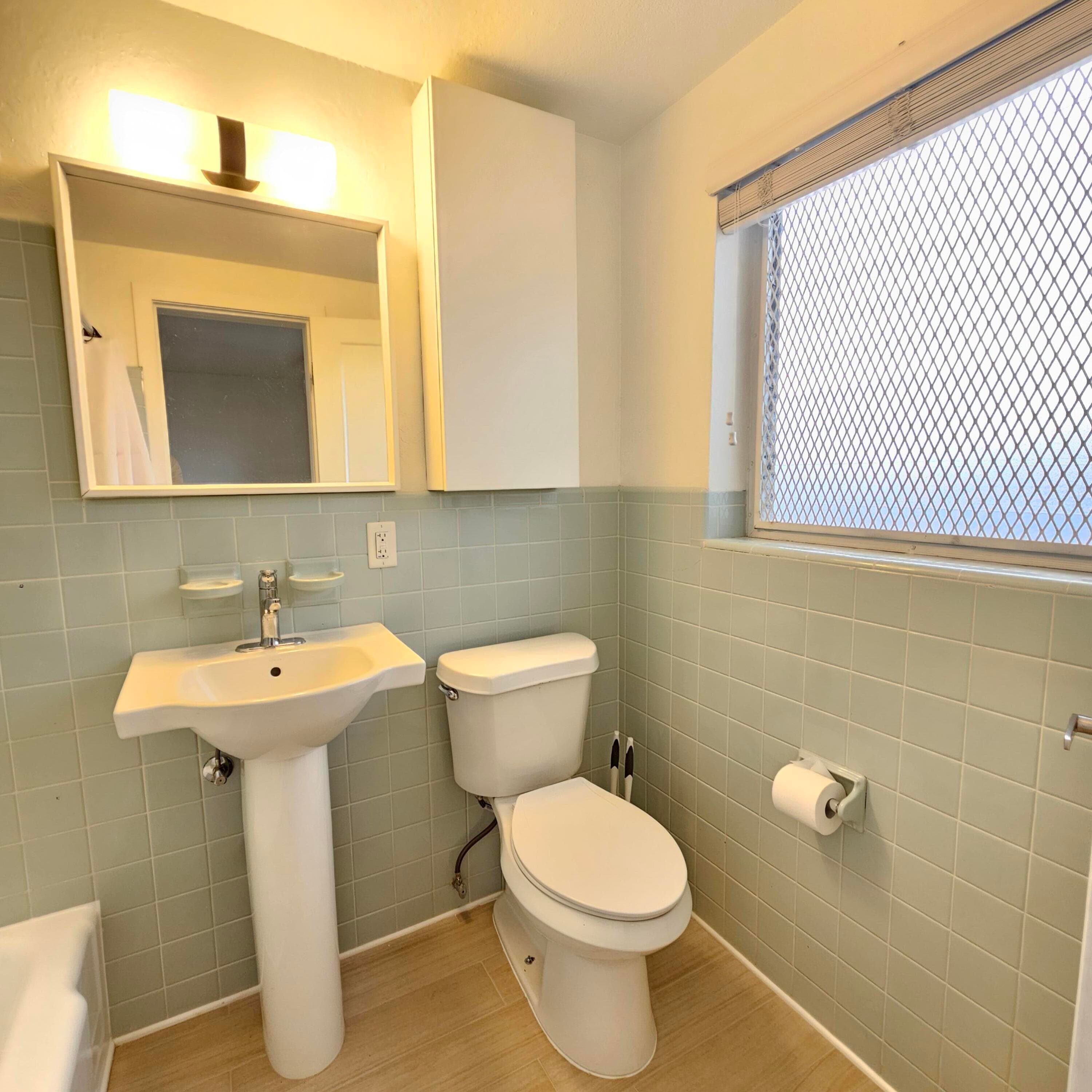 1354 Bayview Drive E, Fort Lauderdale, FL 33304 — photo 13 of 20