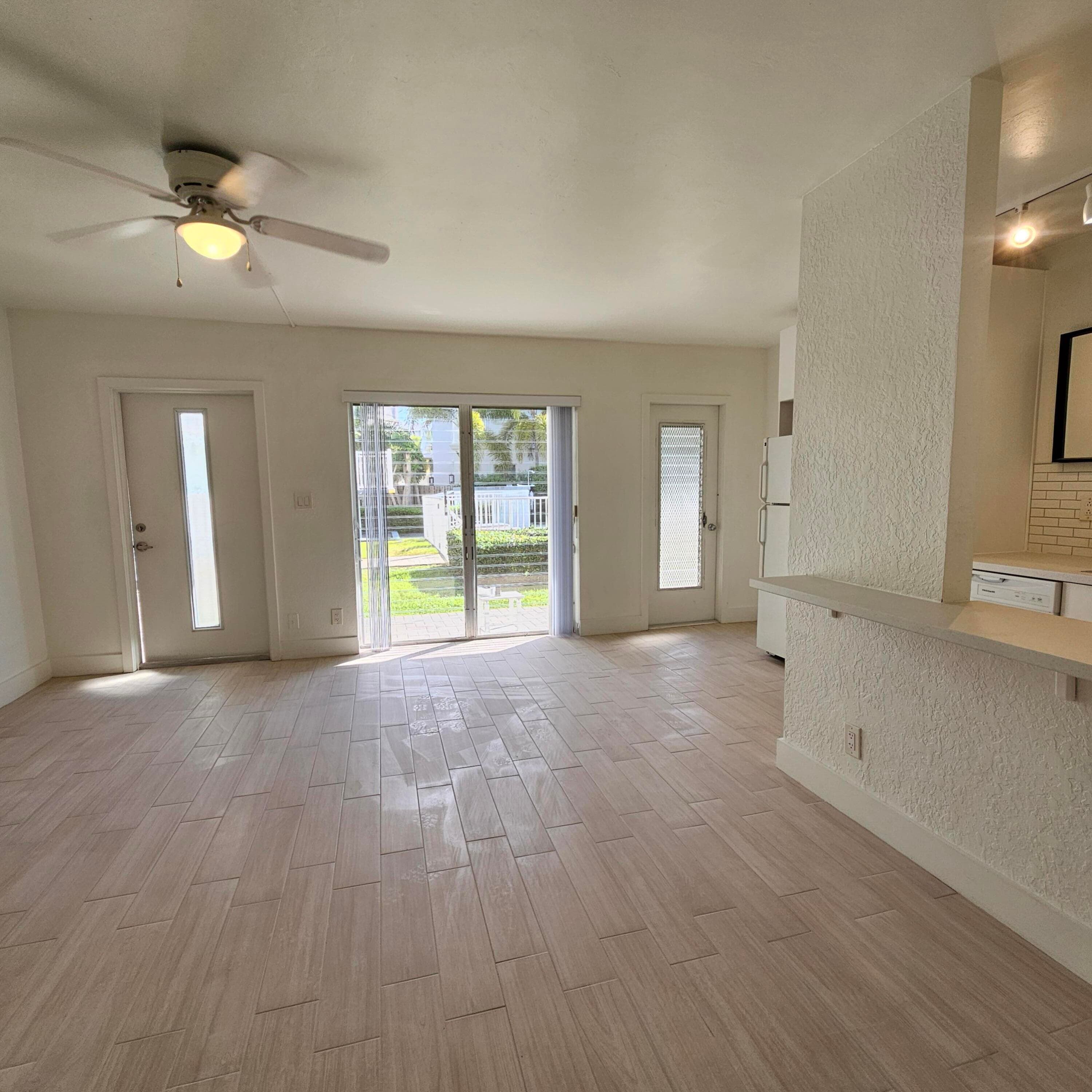 1354 Bayview Drive E, Fort Lauderdale, FL 33304 — photo 6 of 20