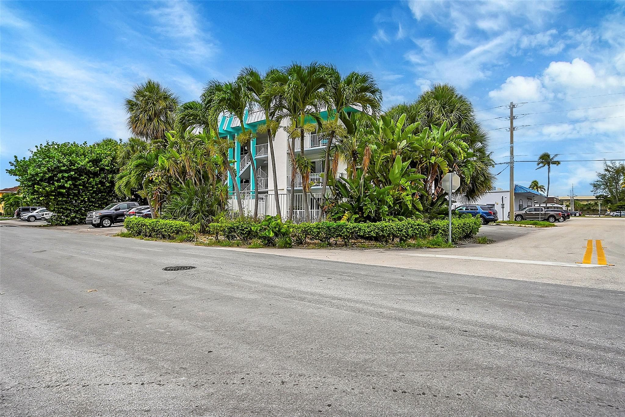 2715 NE 49th Street, Fort Lauderdale, FL 33308 — photo 3 of 34