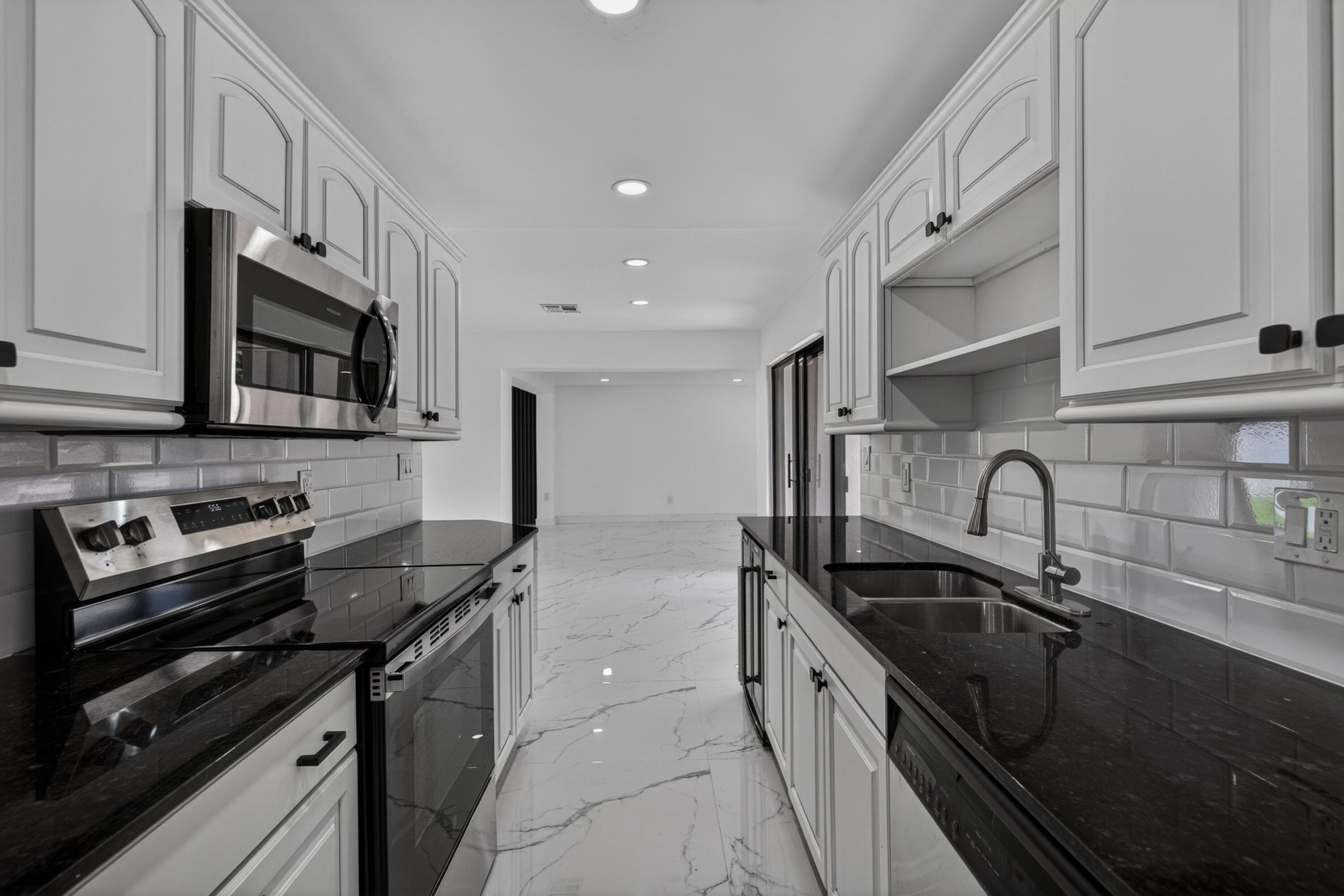 2740 NW 9th Lane, Wilton Manors, FL 33311 — photo 39 of 48