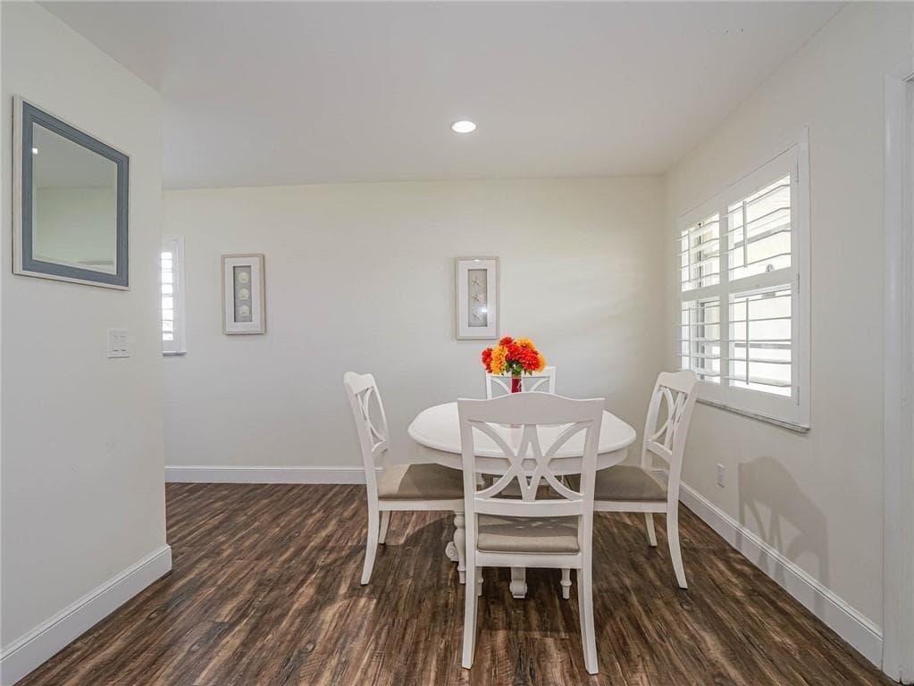 76 Royal Oak Drive 205, Vero Beach, FL 32962 — photo 7 of 37