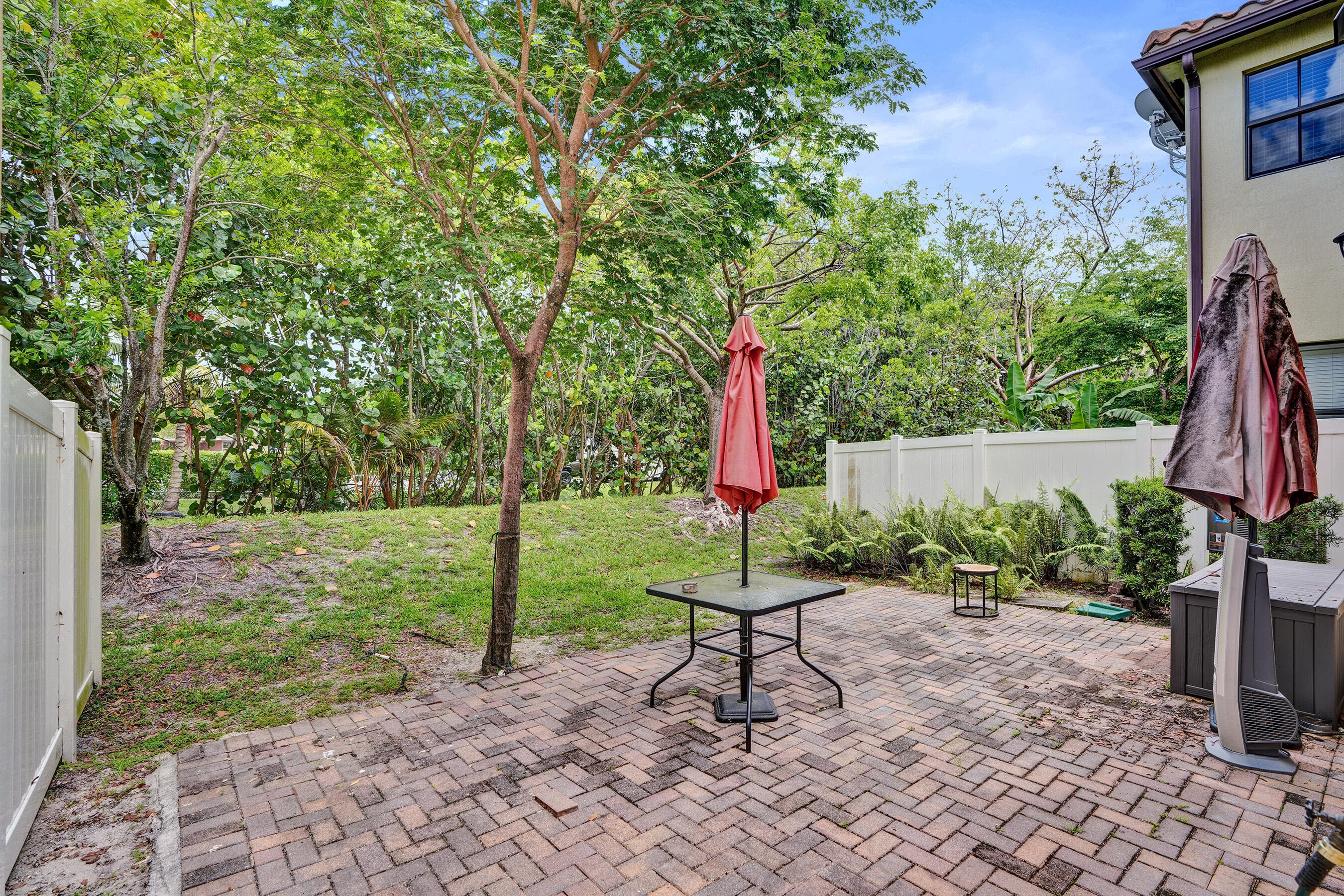 5902 NW 46th Lane, Tamarac, FL 33319 — photo 7 of 10