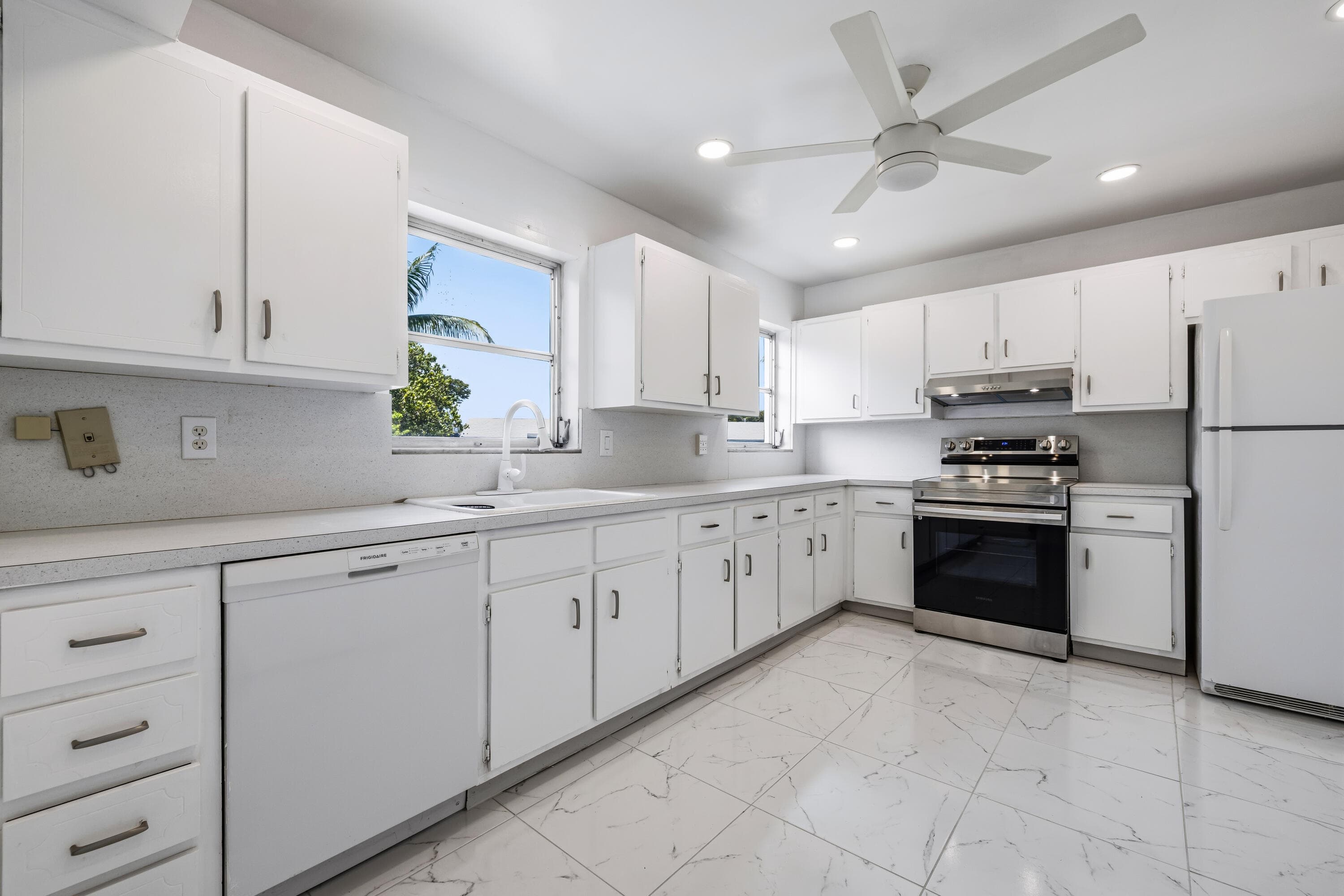 941 Crystal Lake Drive 207, Deerfield Beach, FL 33064 — photo 9 of 22