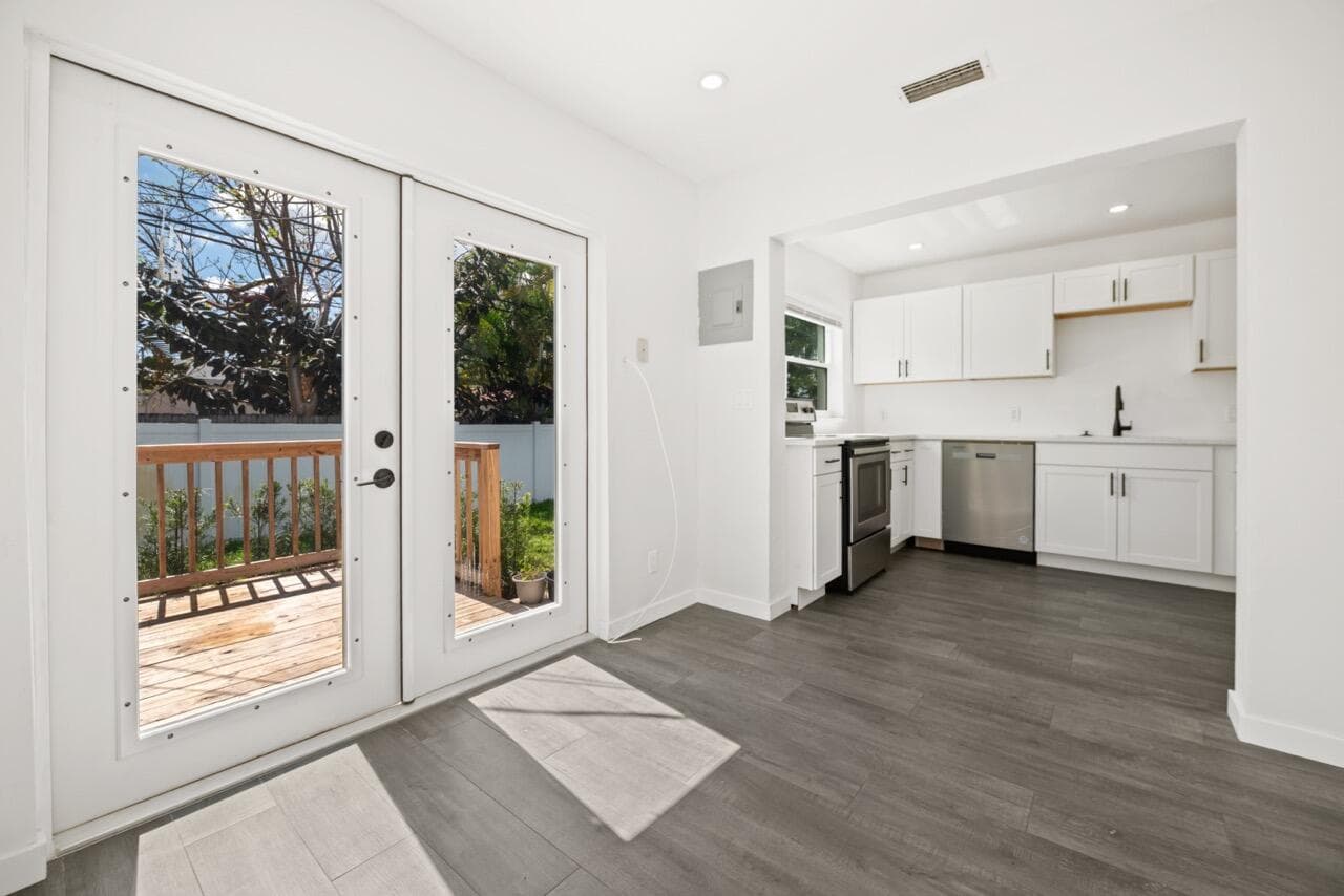 5240 NE 3rd Terrace, Oakland Park, FL 33334 — photo 12 of 26