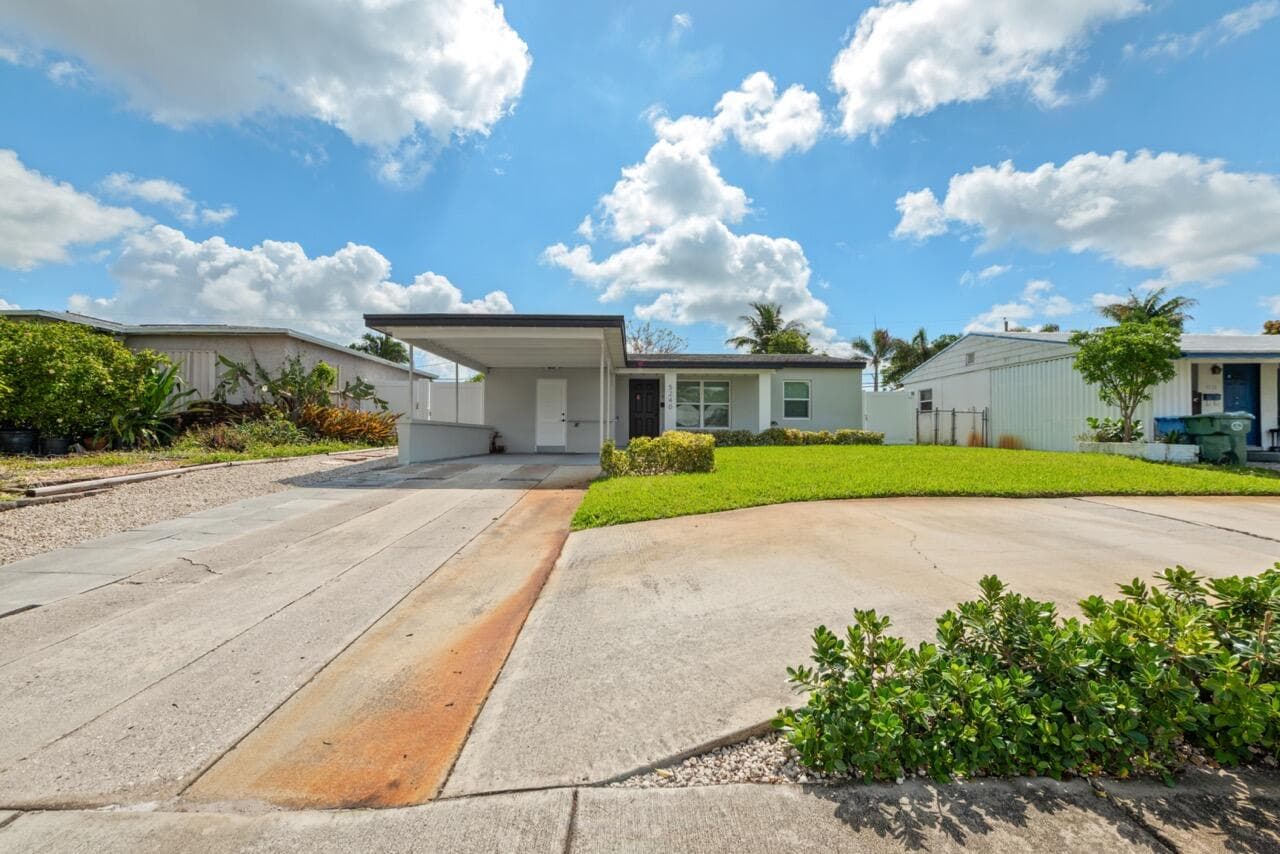 5240 NE 3rd Terrace, Oakland Park, FL 33334 — photo 1 of 26