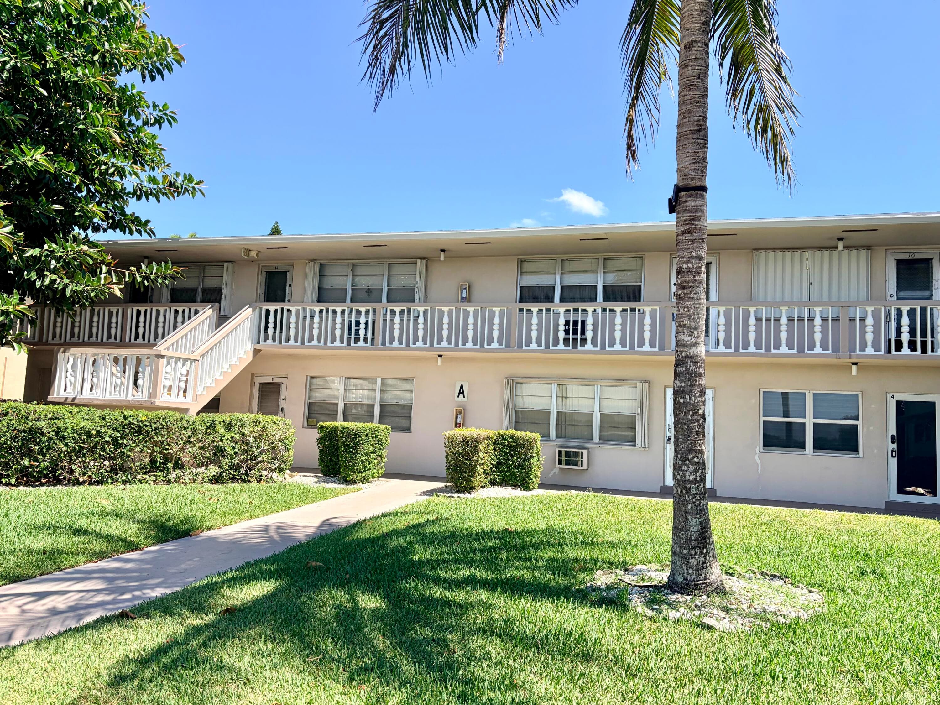 14 Easthampton A, West Palm Beach, FL 33417 — photo 1 of 26