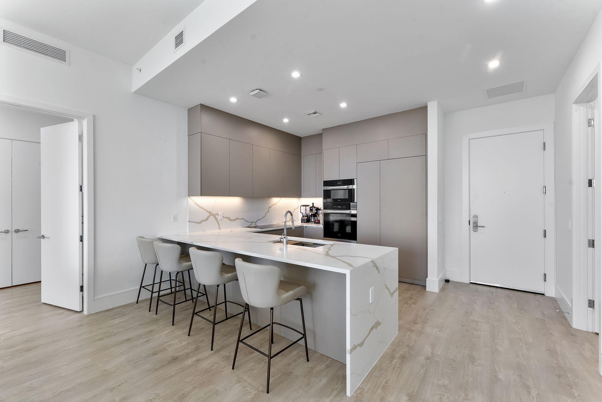 220 Lake Shore Drive Penthouse 2321, Lake Park, FL 33403 — photo 7 of 50