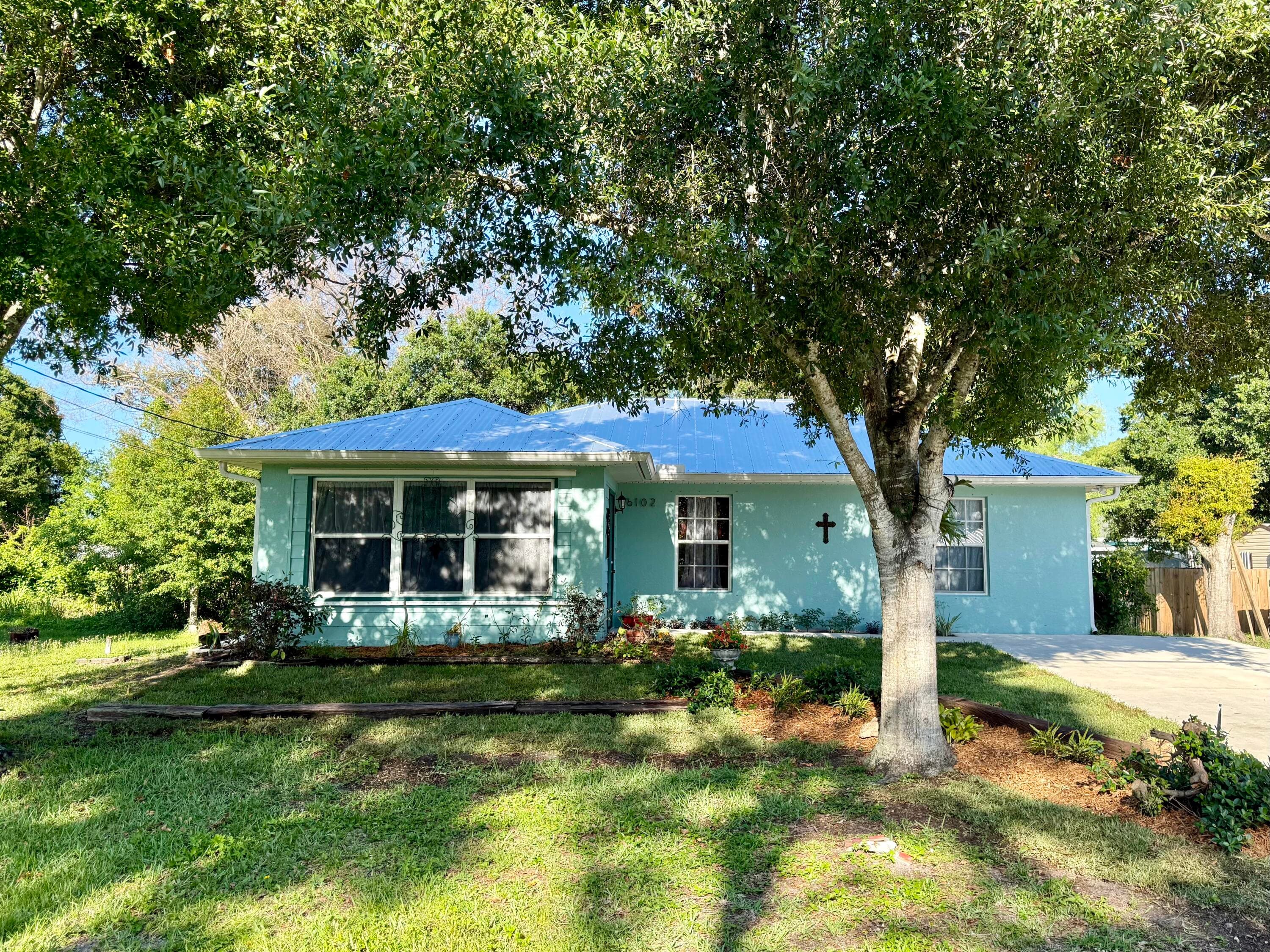 6102 Bamboo Drive, Fort Pierce, FL 34982 — photo 1 of 16