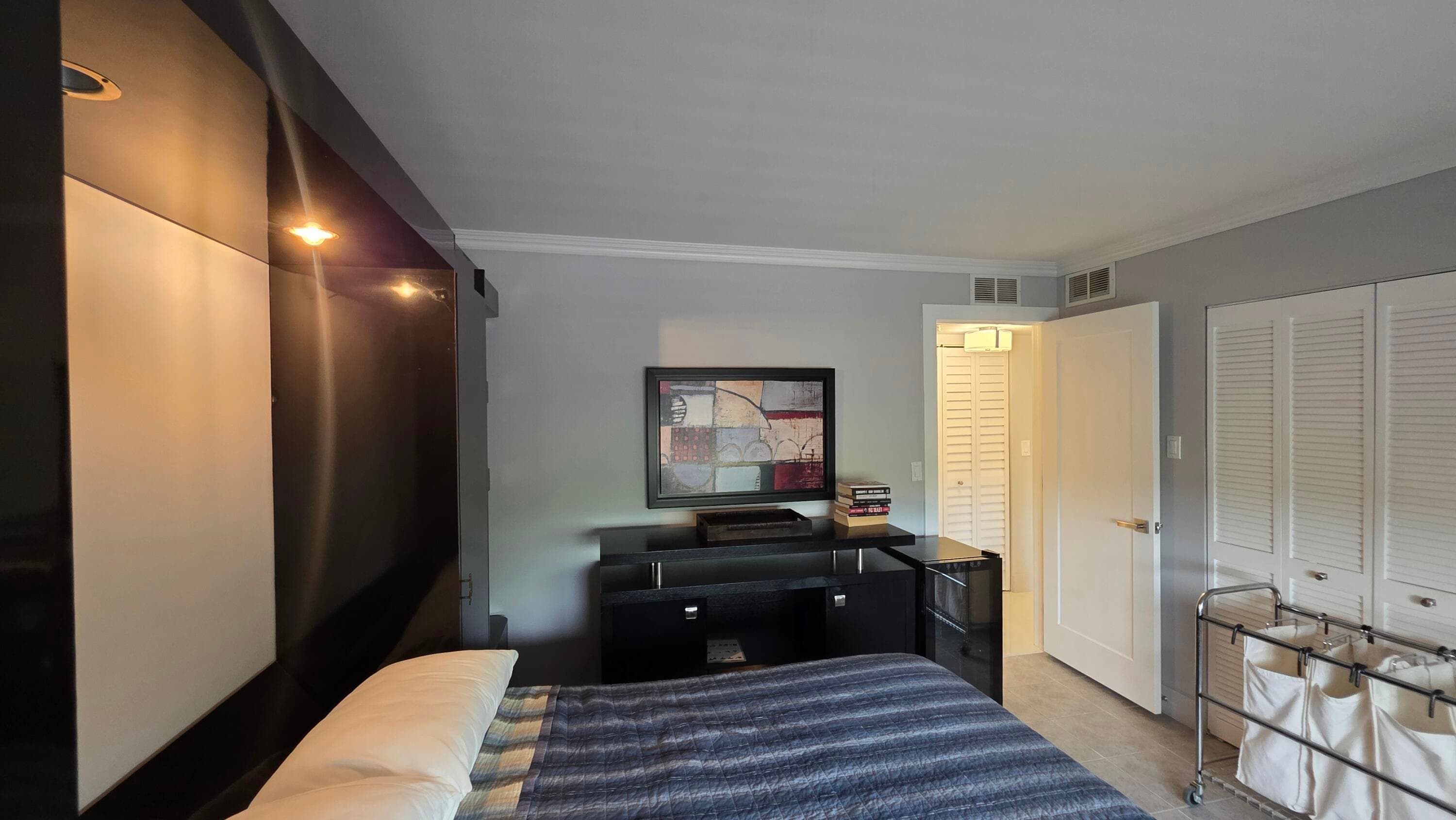 9301 Sunrise Lakes Boulevard 306, Sunrise, FL 33322 — photo 35 of 40