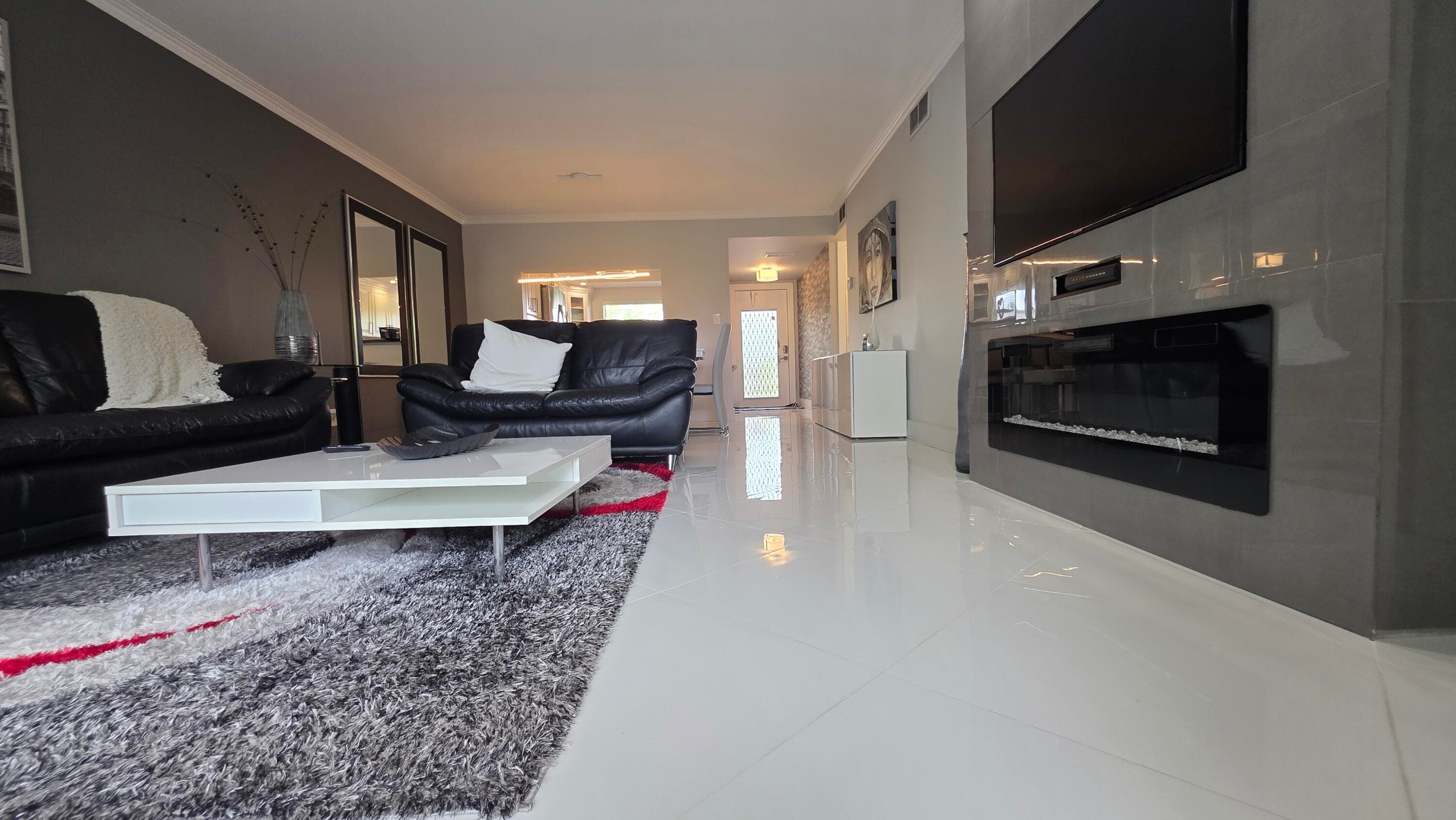 9301 Sunrise Lakes Boulevard 306, Sunrise, FL 33322 — photo 1 of 40