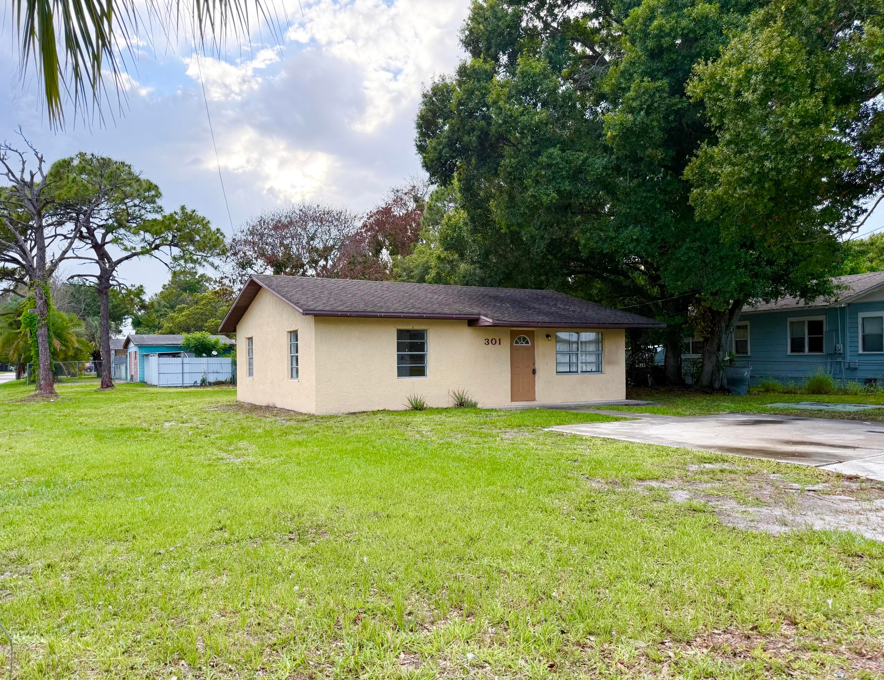 301 N 20th Street, Fort Pierce, FL 34950 — photo 1 of 8