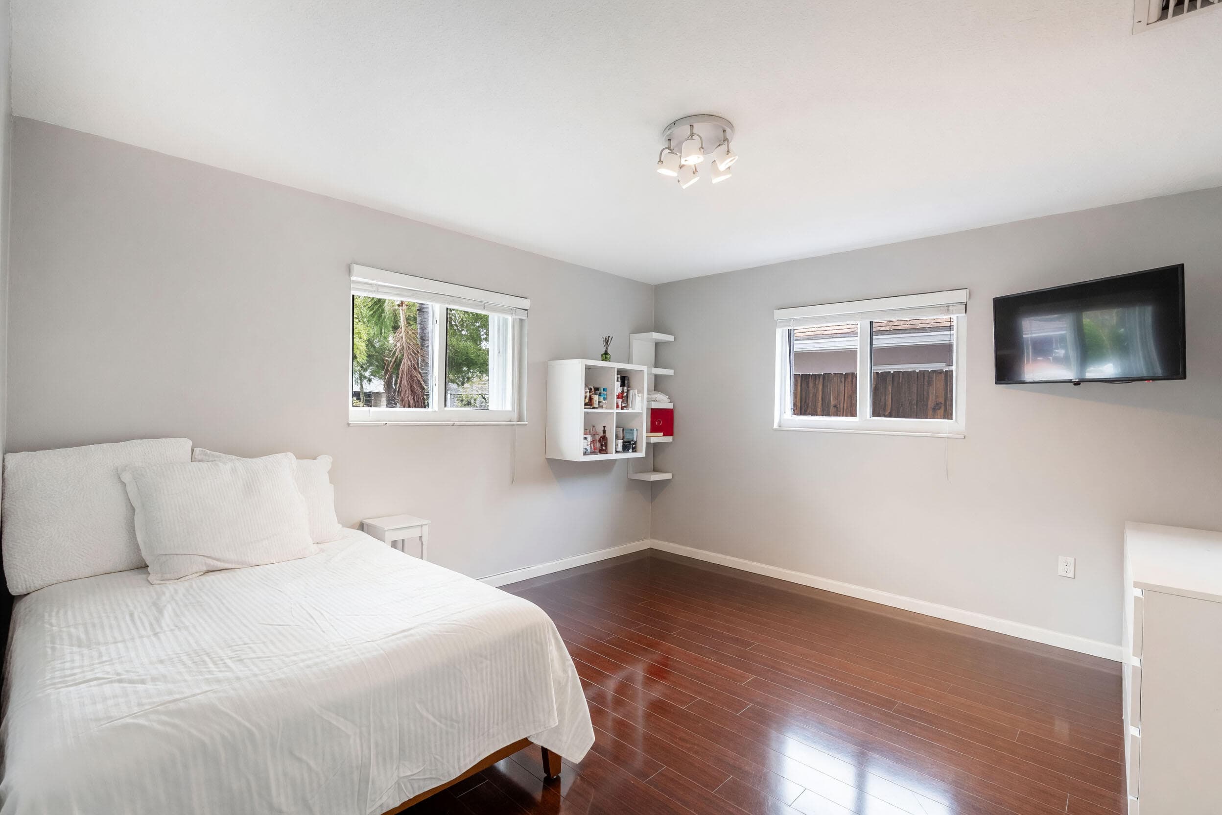 2141 N 56th Avenue, Hollywood, FL 33021 — photo 4 of 23