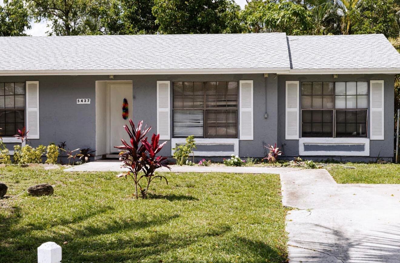 5437 Greenwood Drive, Delray Beach, FL 33484 — photo 3 of 19