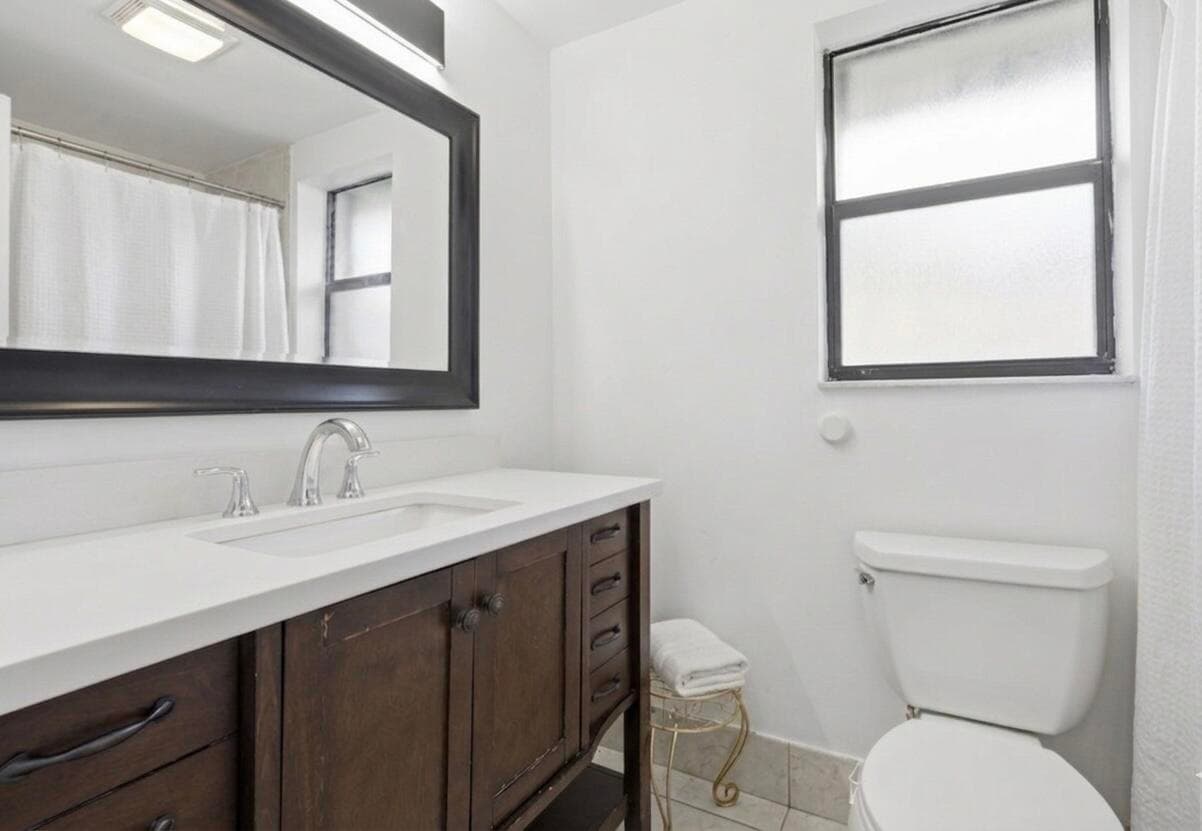 5330 Mendoza Street, West Palm Beach, FL 33415 — photo 8 of 23