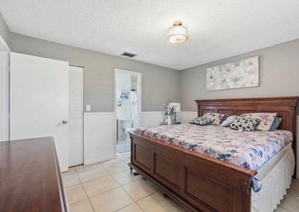 5330 Mendoza Street, West Palm Beach, FL 33415 — photo 10 of 23