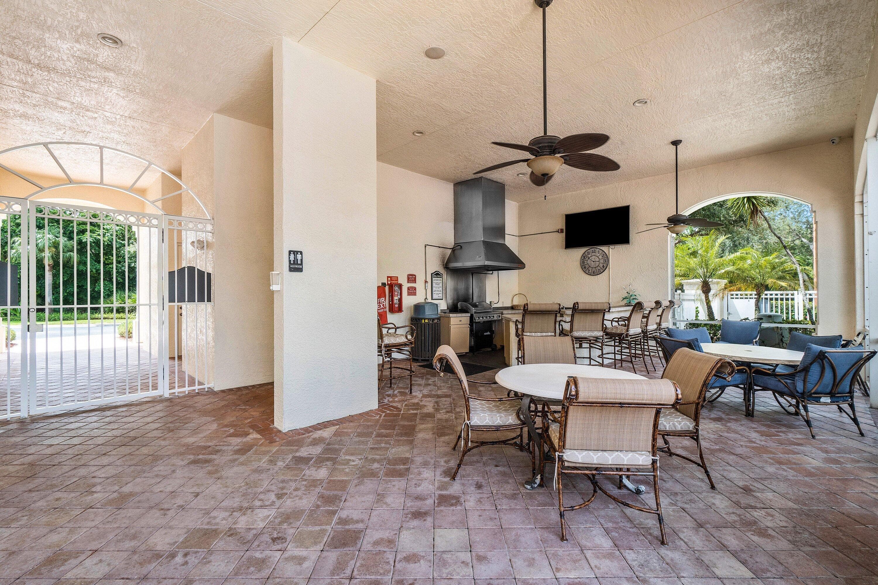10106 W Myrtlewood Cir Circle W, Palm Beach Gardens, FL 33418 — photo 26 of 31