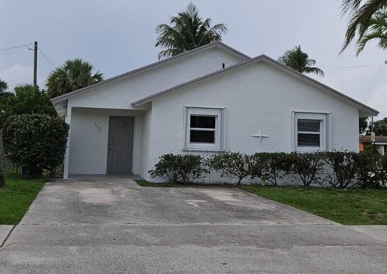 3391 Avenue S, Riviera Beach, FL 33404 — photo 1 of 18