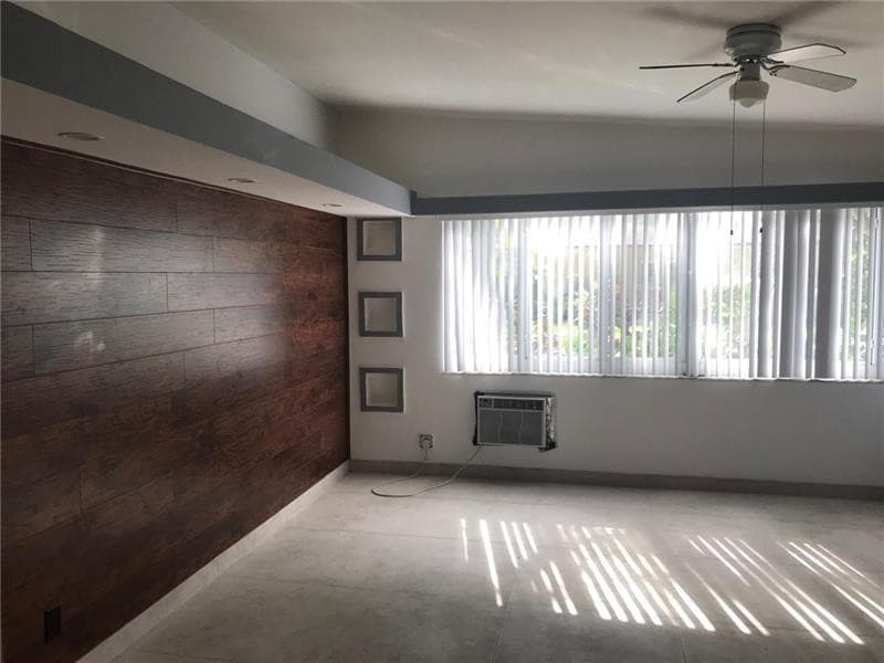 725 S 20th Avenue 1, Hollywood, FL 33020 — photo 4 of 10