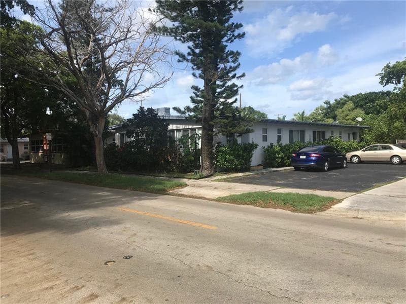 725 S 20th Avenue 1, Hollywood, FL 33020 — photo 8 of 10