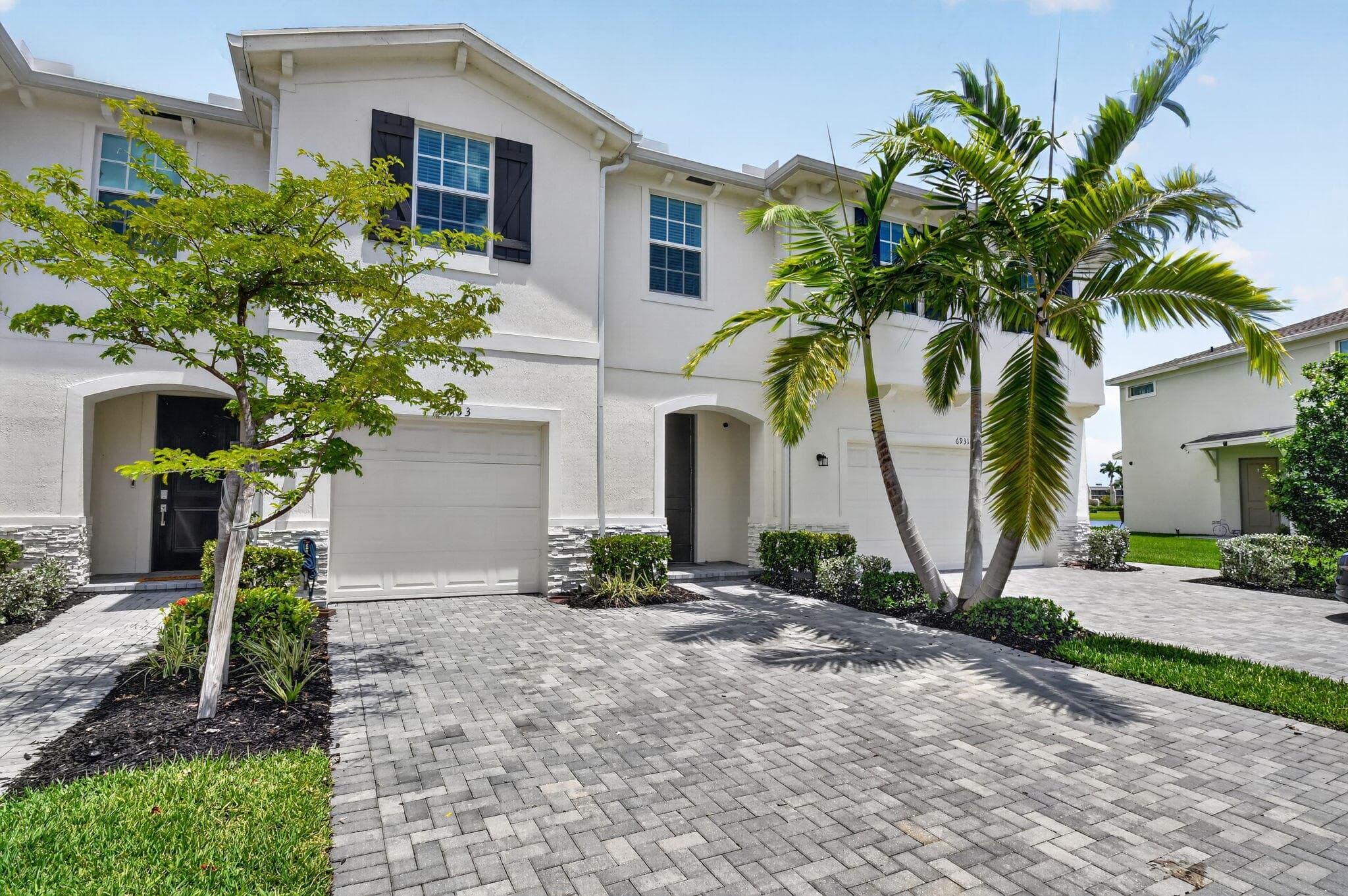 6933 N Harbours Edge Avenue, Lake Worth, FL 33467 — photo 2 of 90