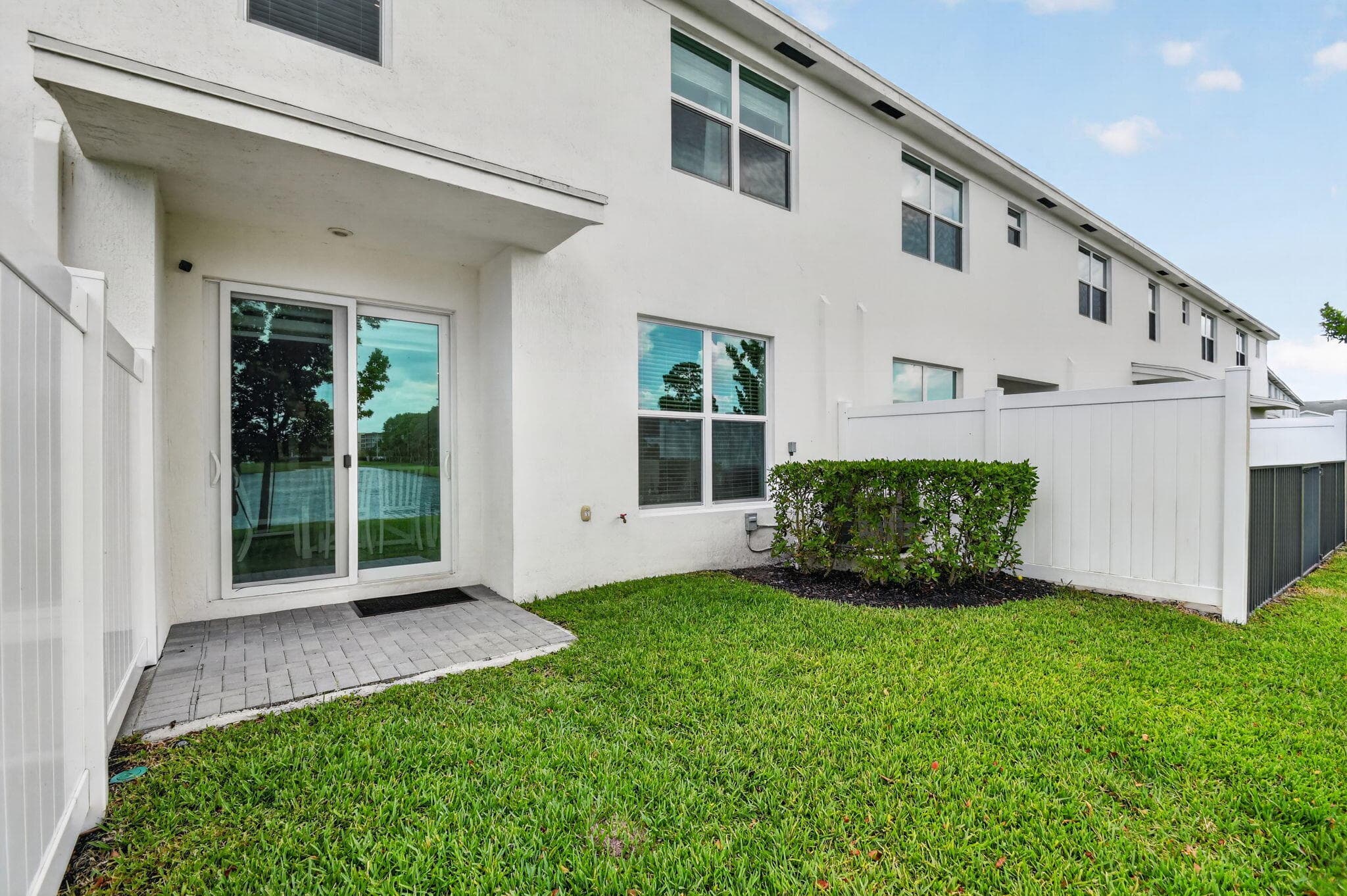 6933 N Harbours Edge Avenue, Lake Worth, FL 33467 — photo 47 of 90