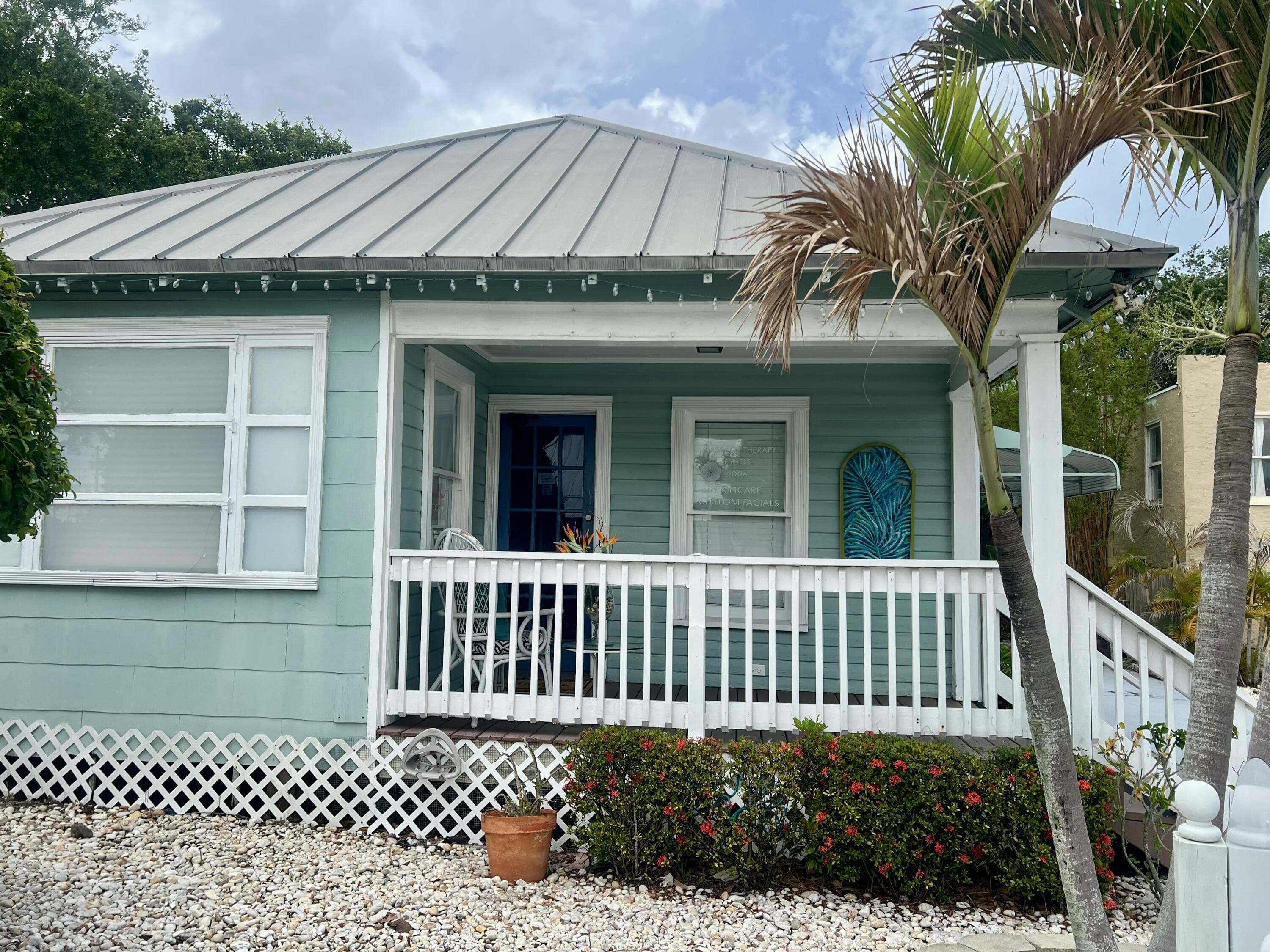 208 Avenue E, Fort Pierce, FL 34950 — photo 5 of 89