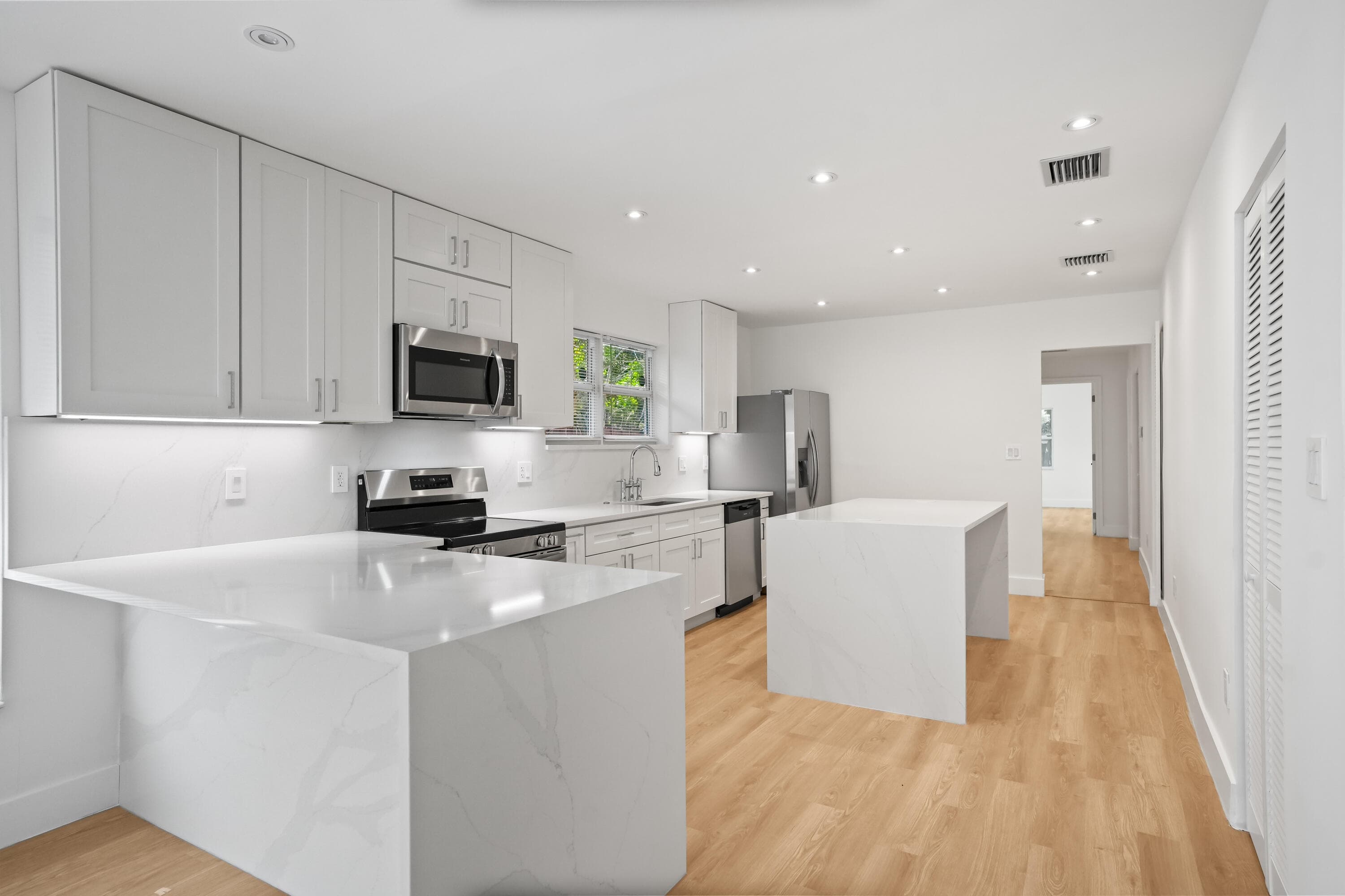 1404 NE 2nd Street, Pompano Beach, FL 33060 — photo 1 of 24
