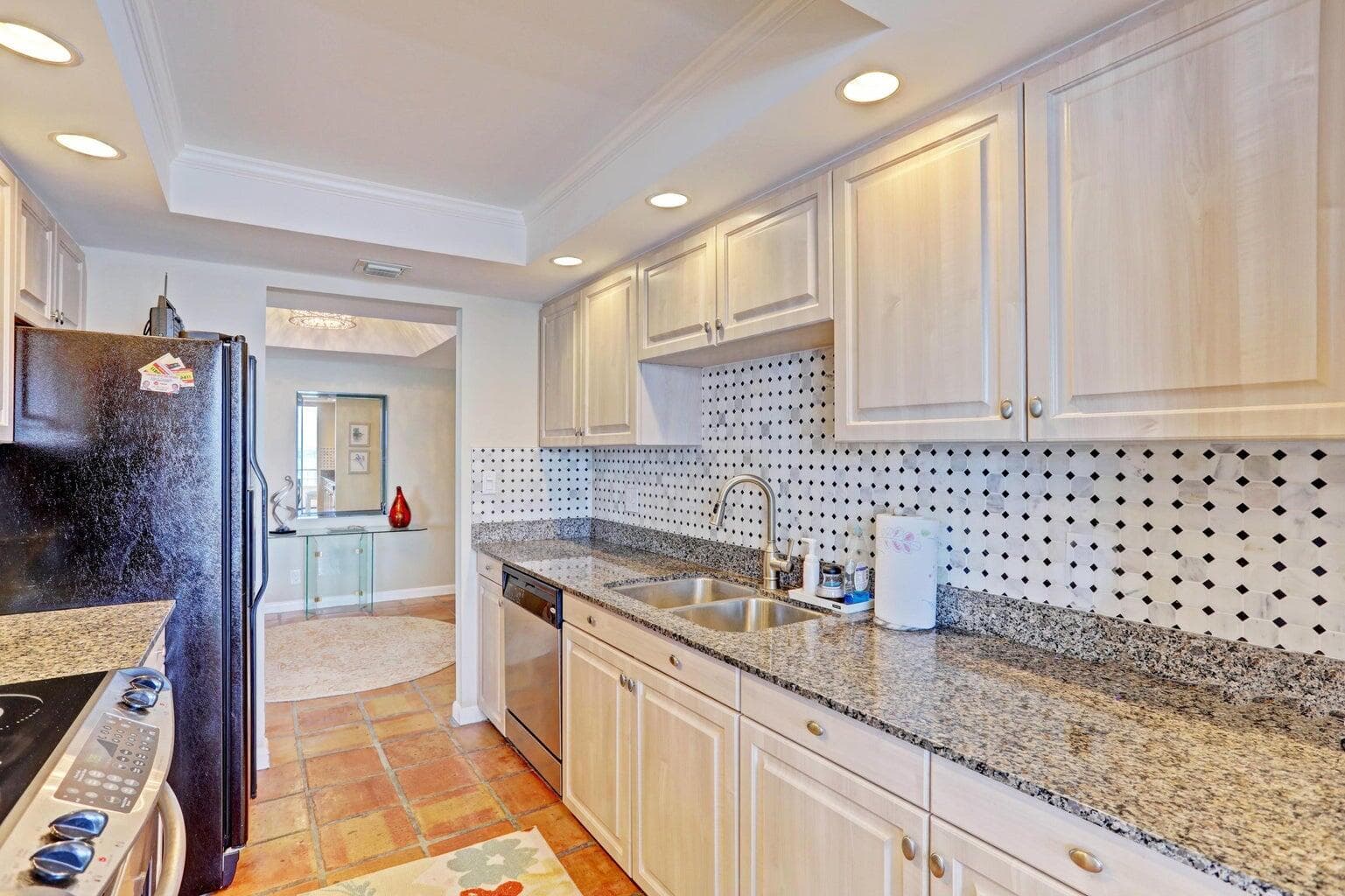 5510 N Ocean Drive 17d, Singer Island, FL 33404 — photo 31 of 60