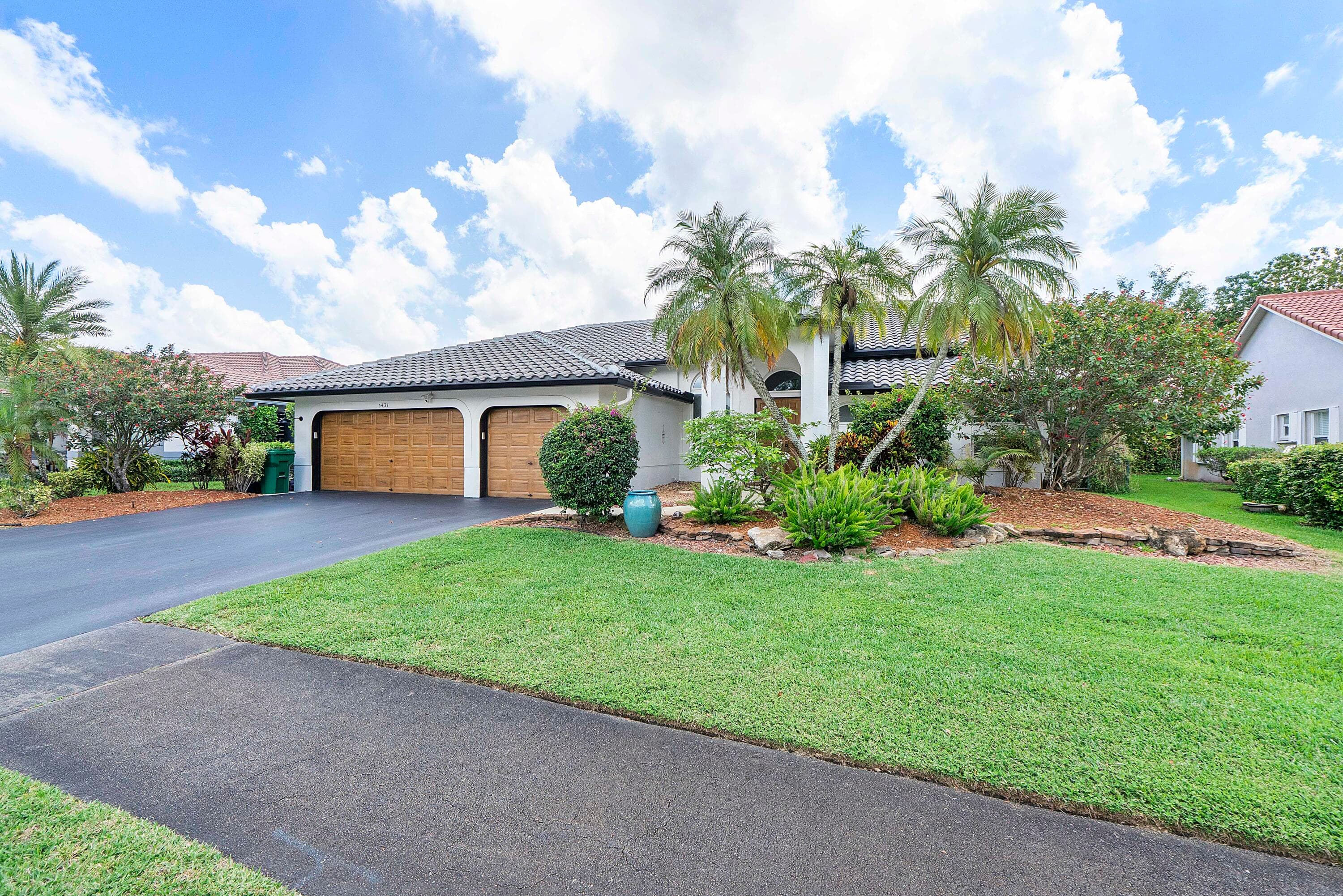 5431 NW 109th Lane, Coral Springs, FL 33076 — photo 3 of 48