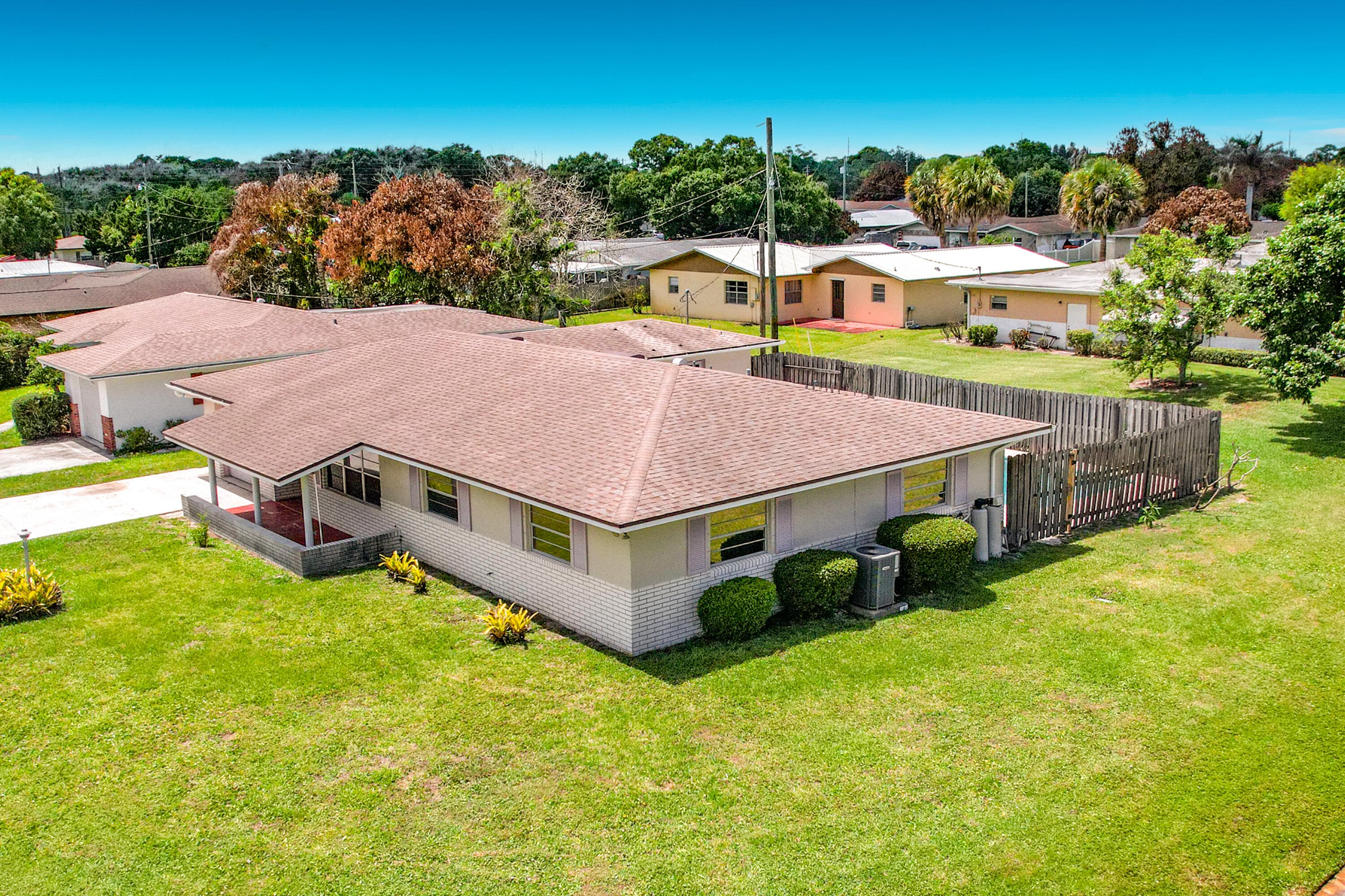 2402 Newport Drive, Fort Pierce, FL 34982 — photo 4 of 60