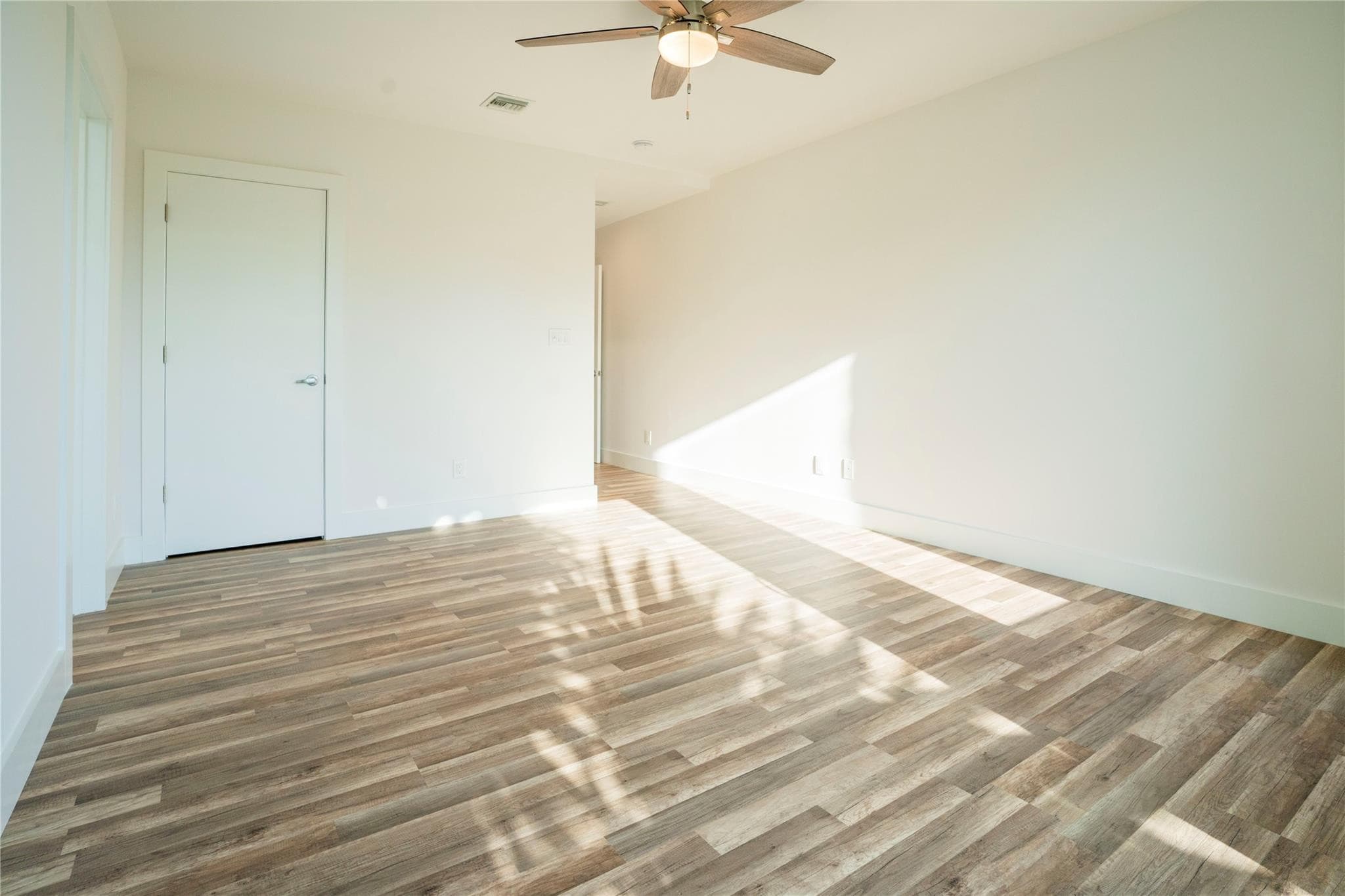 1413 NE 5th Avenue 1, Fort Lauderdale, FL 33304 — photo 28 of 39