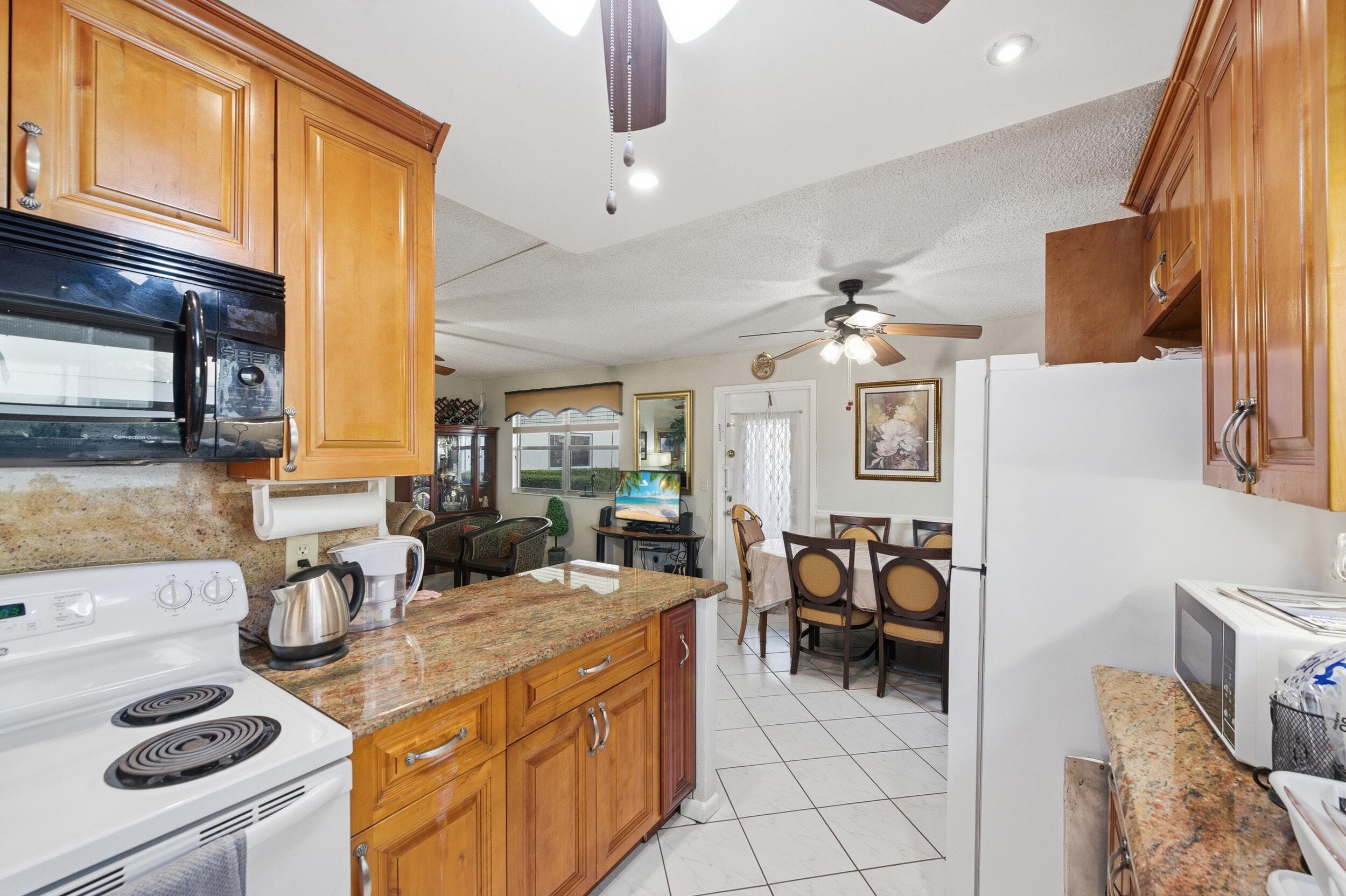 52 Saxony B 52, Delray Beach, FL 33446 — photo 8 of 50