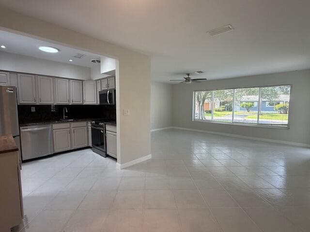 1575 NE 47th Street, Oakland Park, FL 33334 — photo 4 of 47