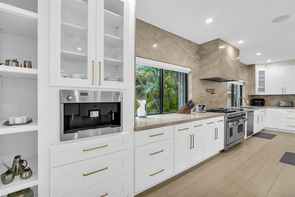 319 S Riverside Drive, Pompano Beach, FL 33062 — photo 6 of 90