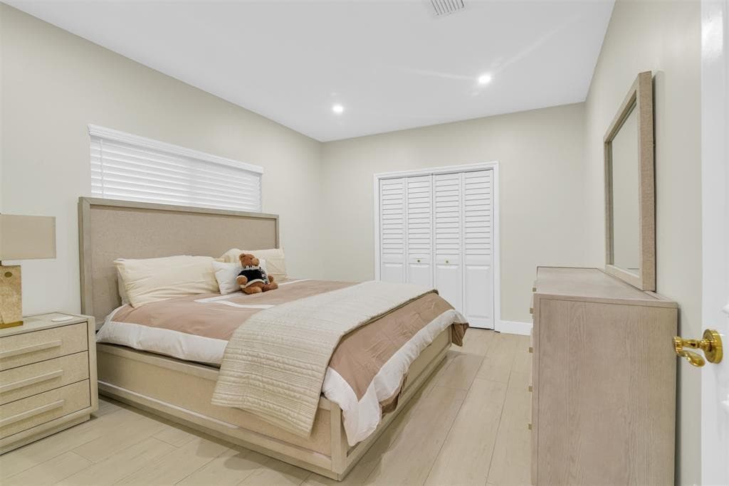 319 S Riverside Drive, Pompano Beach, FL 33062 — photo 45 of 90