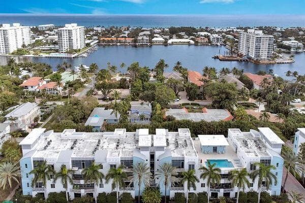 365 SE 6th Avenue 203, Delray Beach, FL 33483 — photo 1 of 43