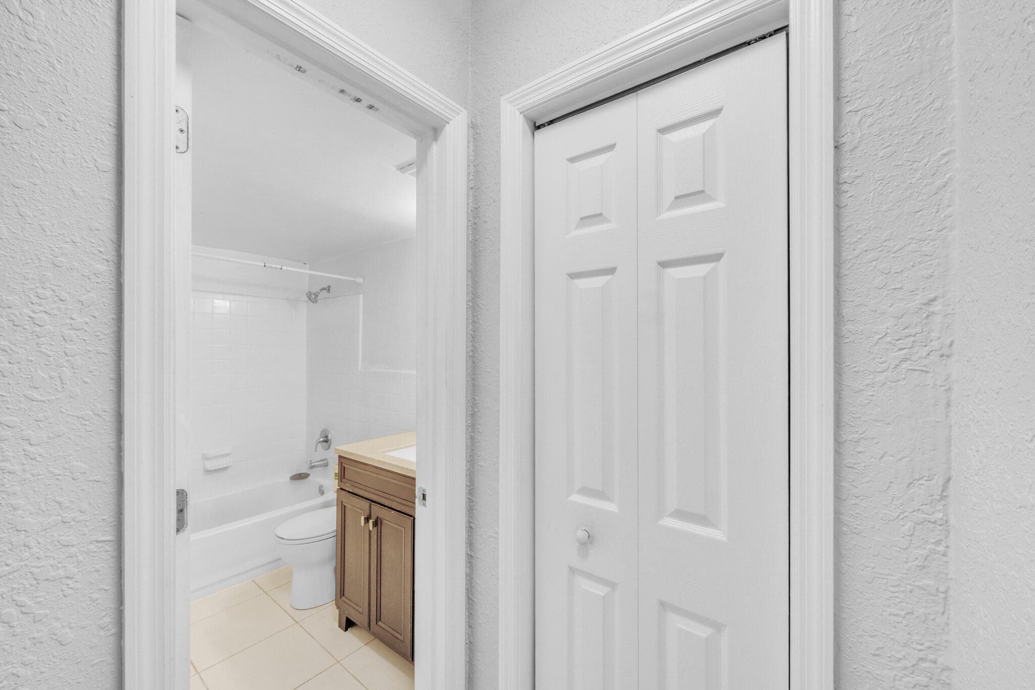 626 SW 14th Avenue 108, Fort Lauderdale, FL 33312 — photo 17 of 37