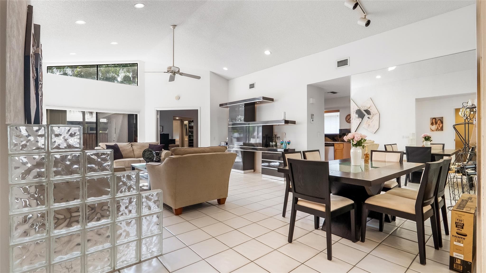 1867 NW 99th Avenue, Plantation, FL 33322 — photo 4 of 42
