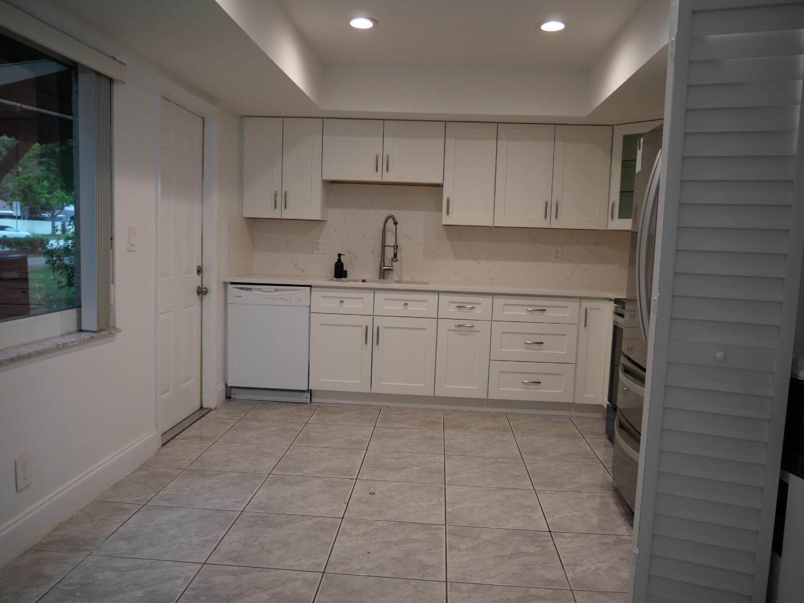 7091 W Sunrise Boulevard 7091, Plantation, FL 33313 — photo 4 of 32