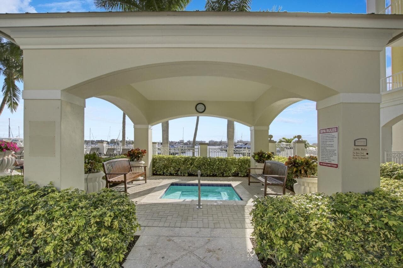806 E Windward Way 102, Lantana, FL 33462 — photo 3 of 43