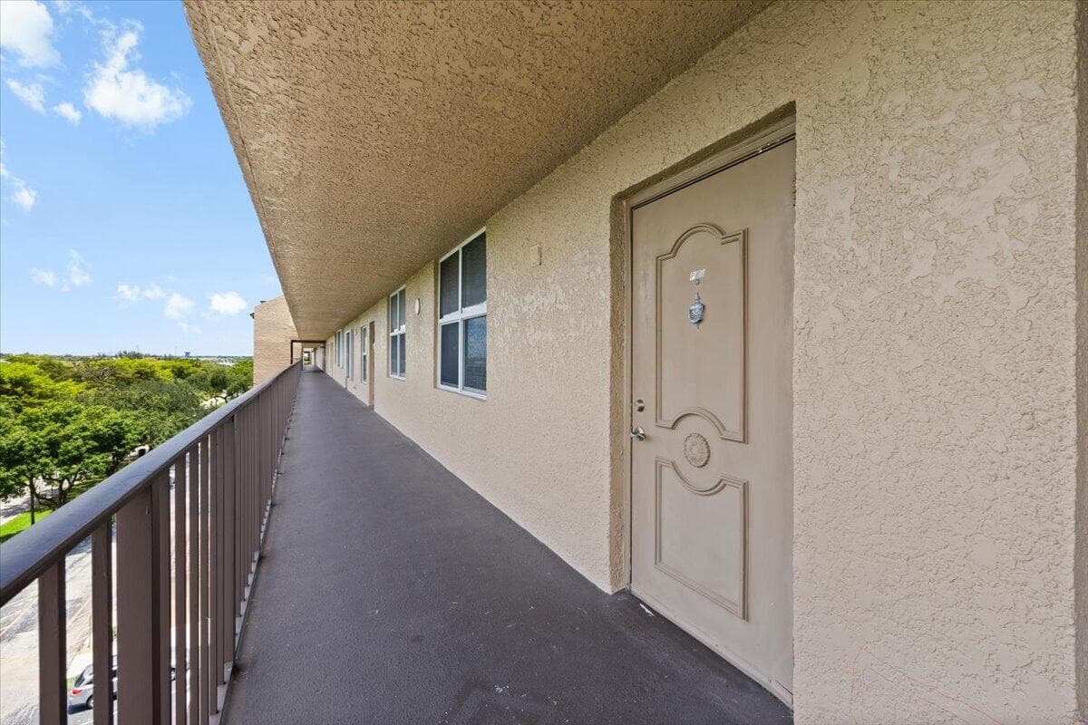 4550 NW 18th Avenue 709, Deerfield Beach, FL 33064 — photo 3 of 40