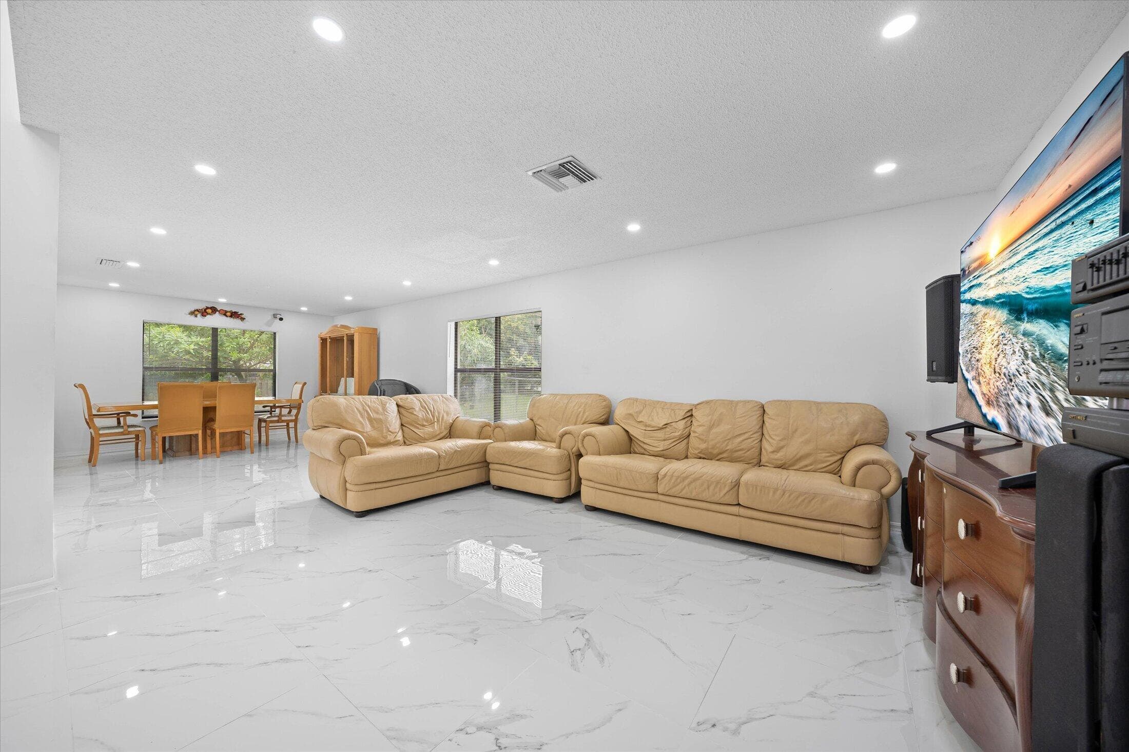 2340 Fairmont Avenue, Miramar, FL 33025 — photo 4 of 35
