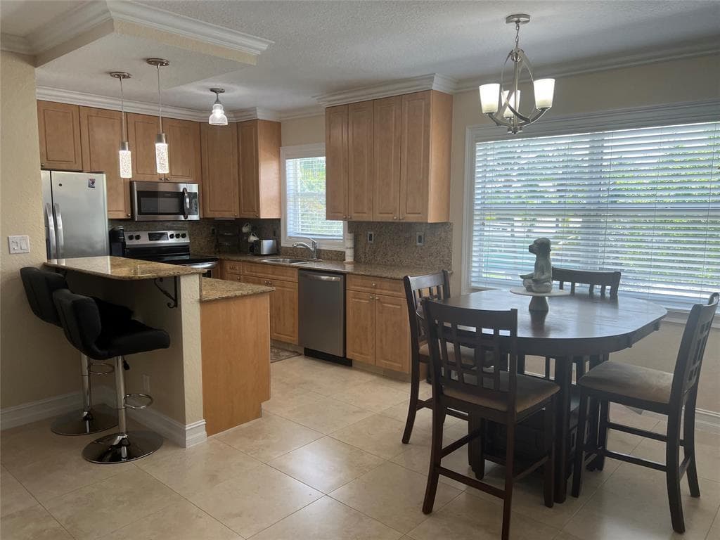 1221 SE 3rd Street 3, Deerfield Beach, FL 33441 — photo 4 of 19