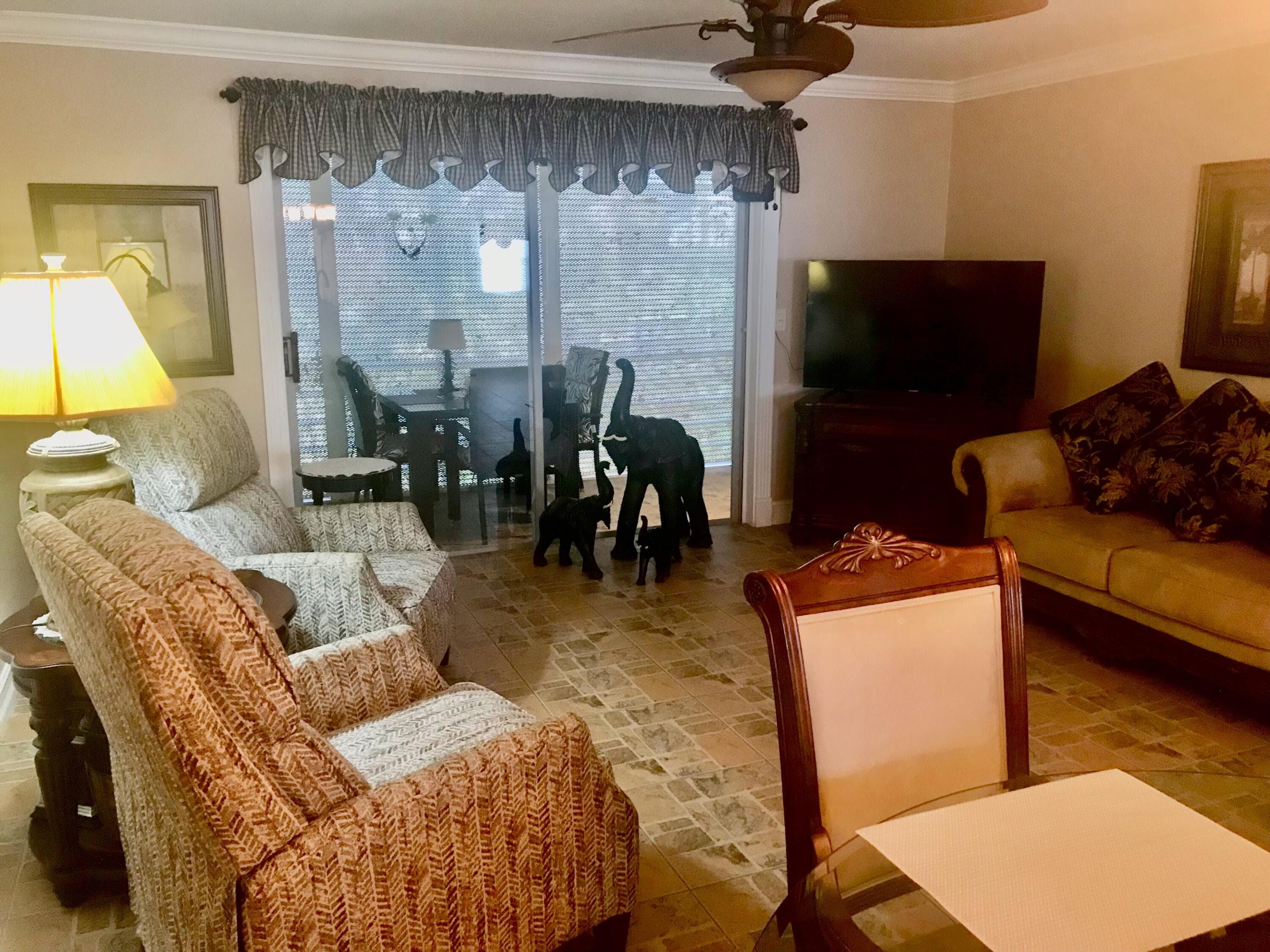 700 NE 14th Avenue NE 404, Hallandale Beach, FL 33009 — photo 10 of 43