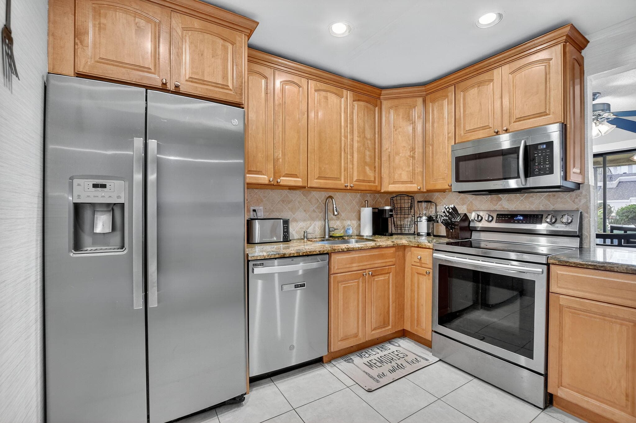 1061 NW 13th Street 2, Boca Raton, FL 33486 — photo 7 of 37