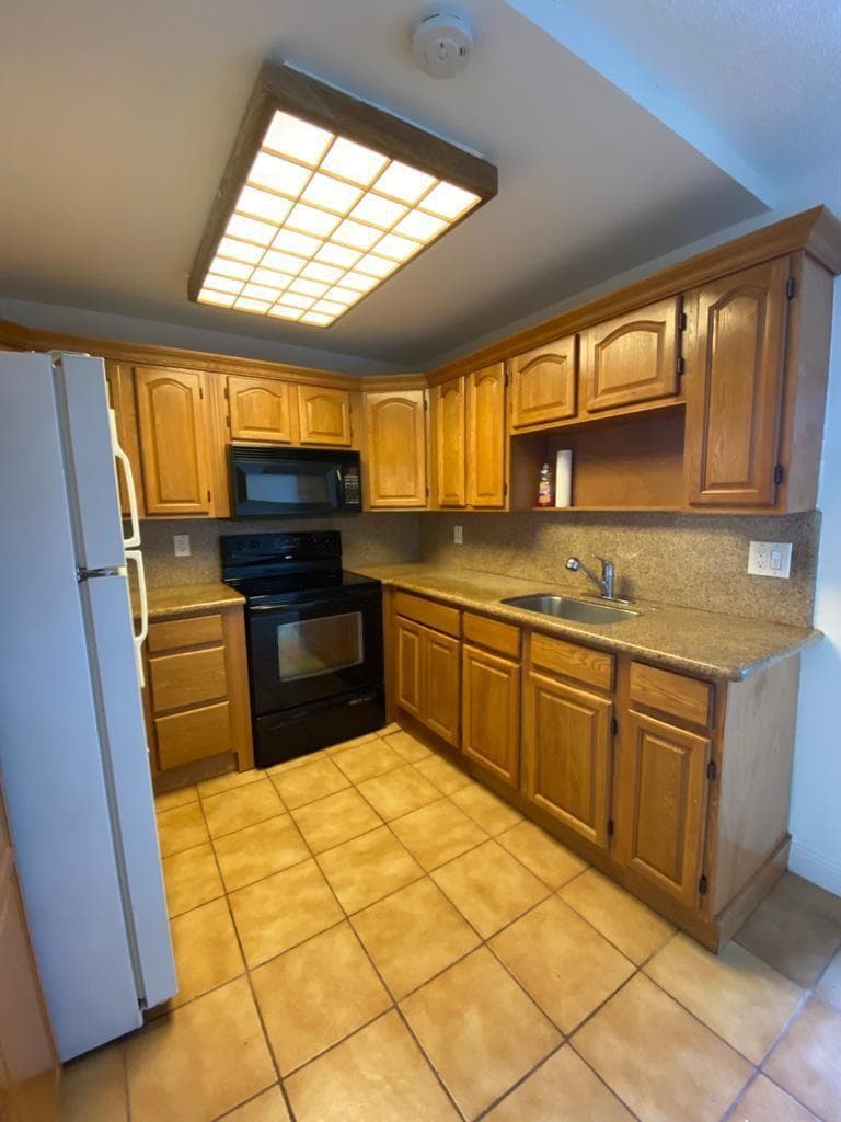 15385 S Dixie Highway 12, Palmetto Bay, FL 33157 — photo 2 of 7