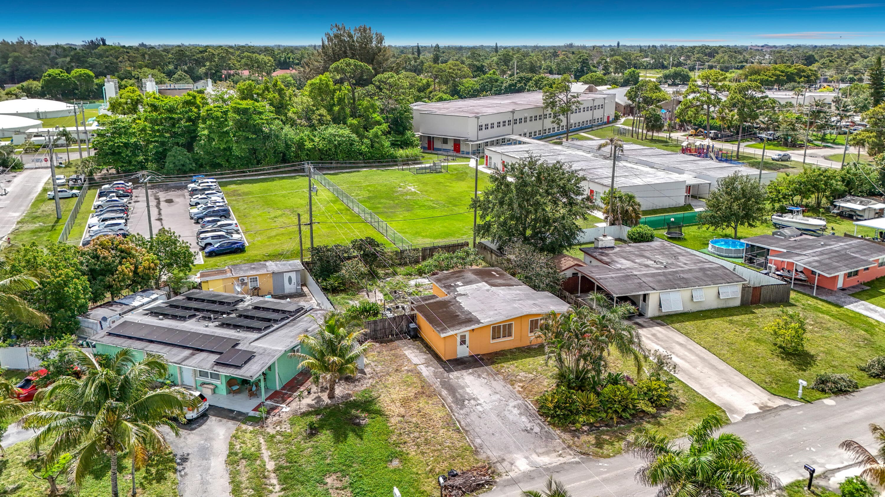 2066 Tarragon Road, West Palm Beach, FL 33415 — photo 4 of 35